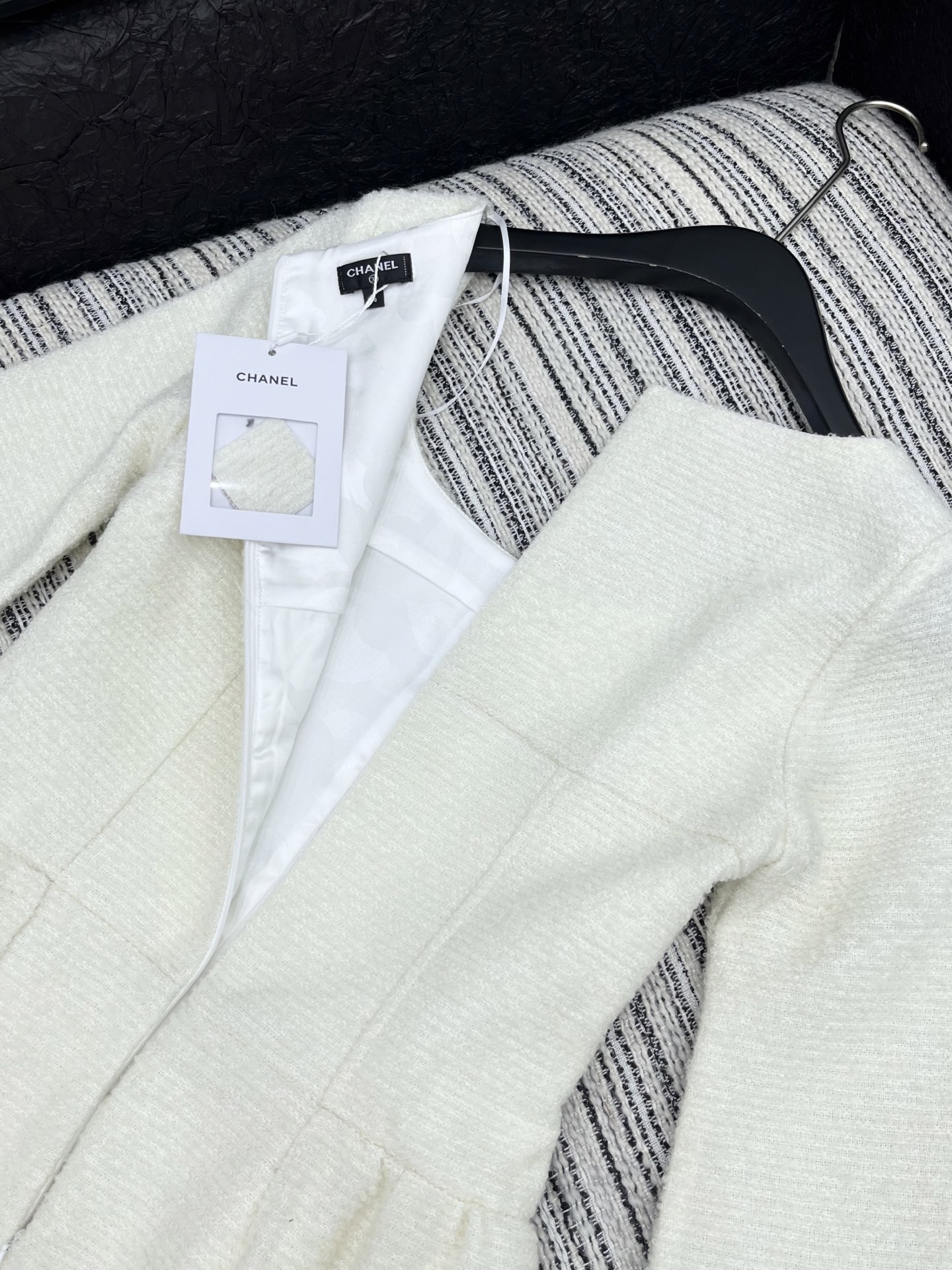 🛒𝐍𝐄𝐖 · 𝟐𝟎𝟐5/爆款现货【原版定制】Chan*｜2025新品编织粗花呢大圆领连衣裙定制YB进口材