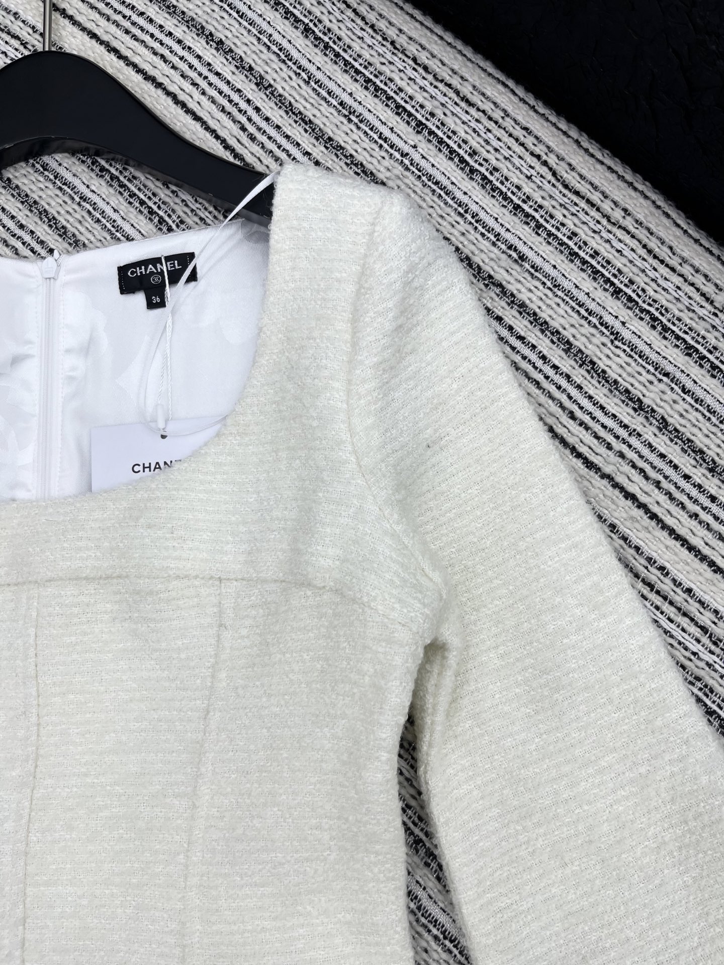 🛒𝐍𝐄𝐖 · 𝟐𝟎𝟐5/爆款现货【原版定制】Chan*｜2025新品编织粗花呢大圆领连衣裙定制YB进口材