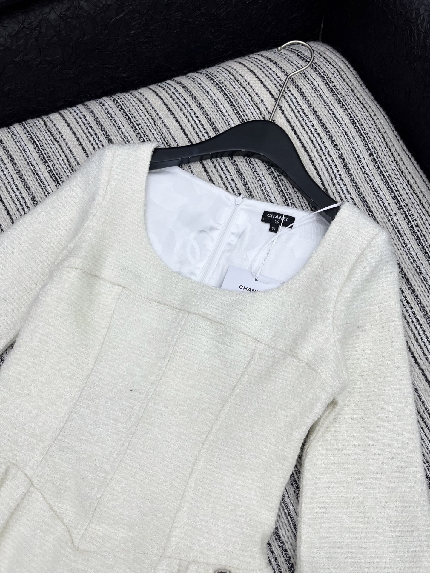 🛒𝐍𝐄𝐖 · 𝟐𝟎𝟐5/爆款现货【原版定制】Chan*｜2025新品编织粗花呢大圆领连衣裙定制YB进口材