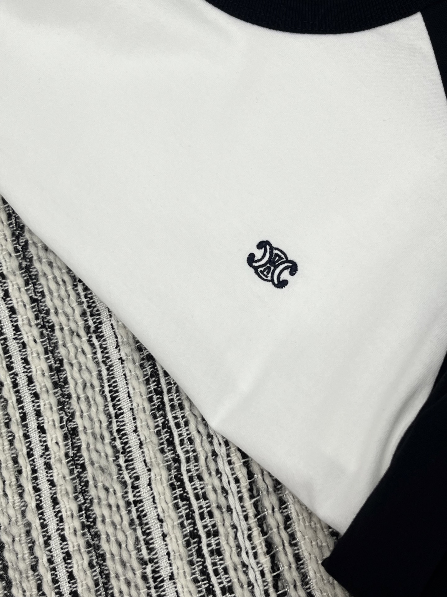 🛒𝐍𝐄𝐖 · 𝟐𝟎𝟐5/爆款现货原单品质 Celin*｜2025新款撞色插肩打底衫云感舒适系列！上身的触