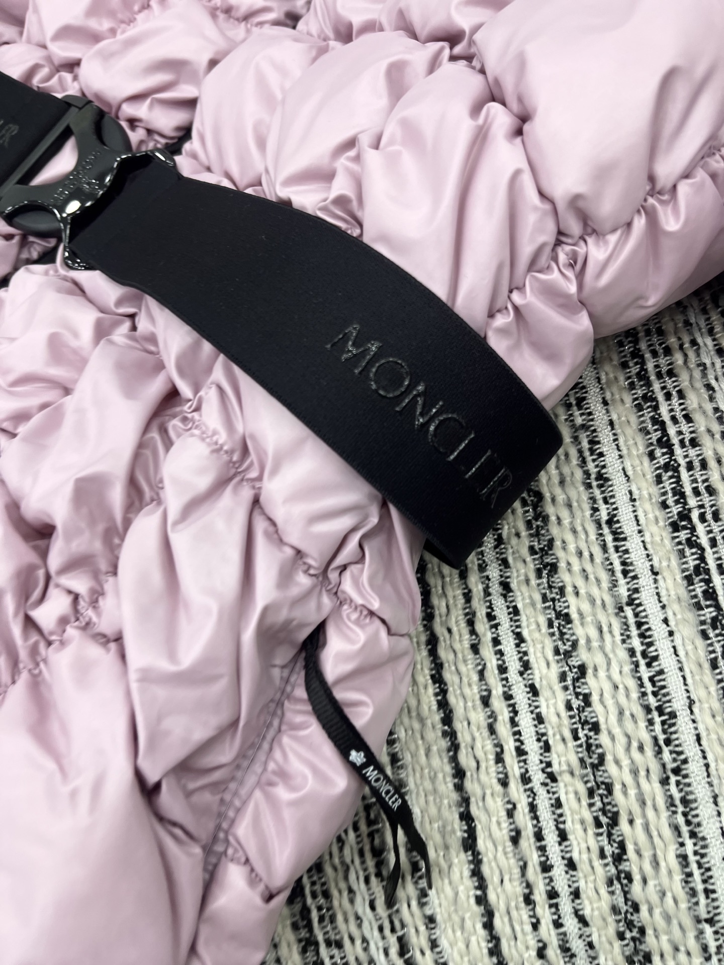 🛒𝐍𝐄𝐖 · 𝟐𝟎𝟐5/爆款现货原单品质 Mon*|25秋冬新品【配腰带】代购爆款本季最好看的一款羽绒服