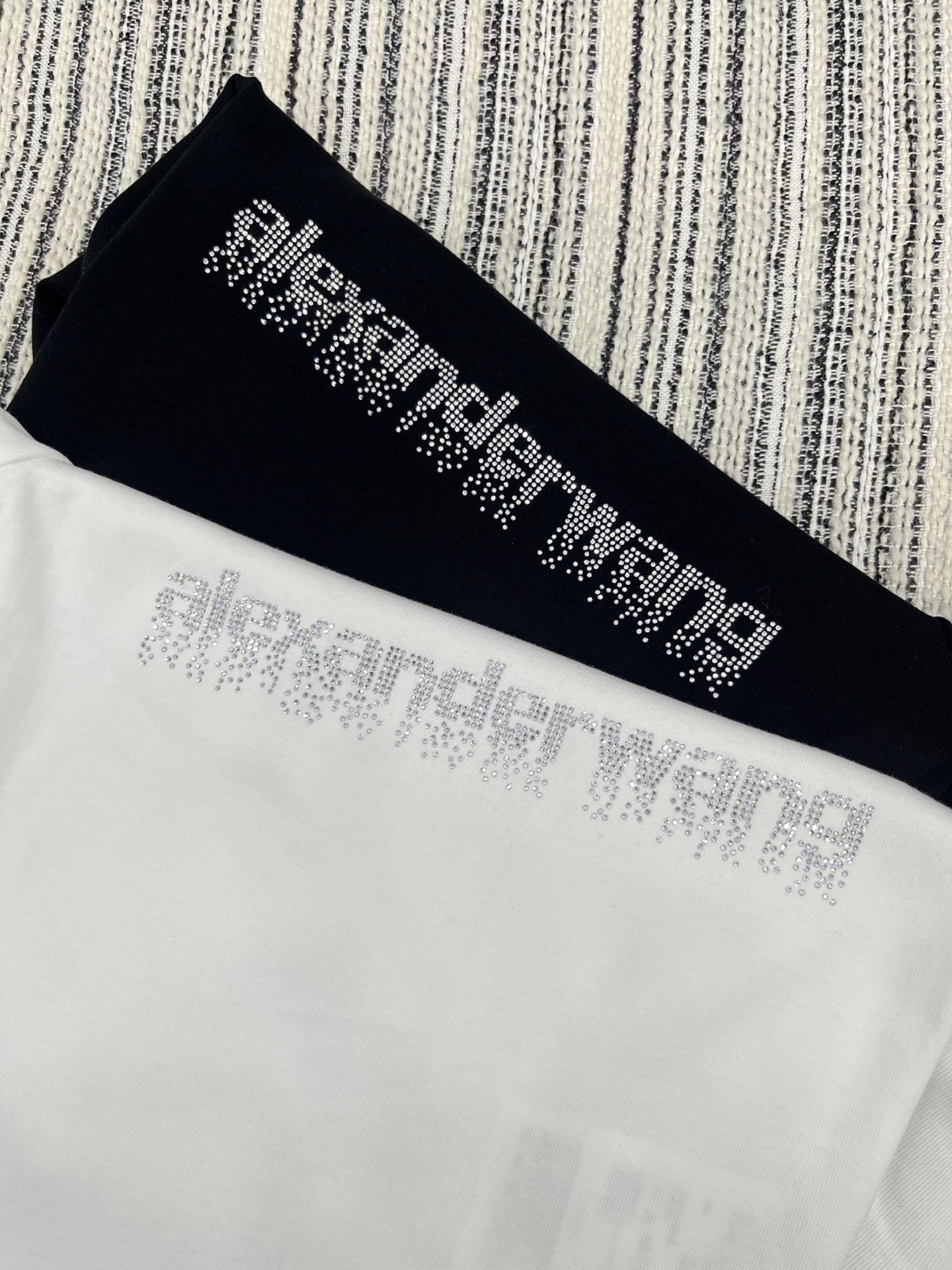 🛒𝐍𝐄𝐖 · 𝟐𝟎𝟐5/爆款现货【原版定制】 Alex*｜2025早秋新品圆领短版短袖𝑇𝑒𝑒定制YB棉材