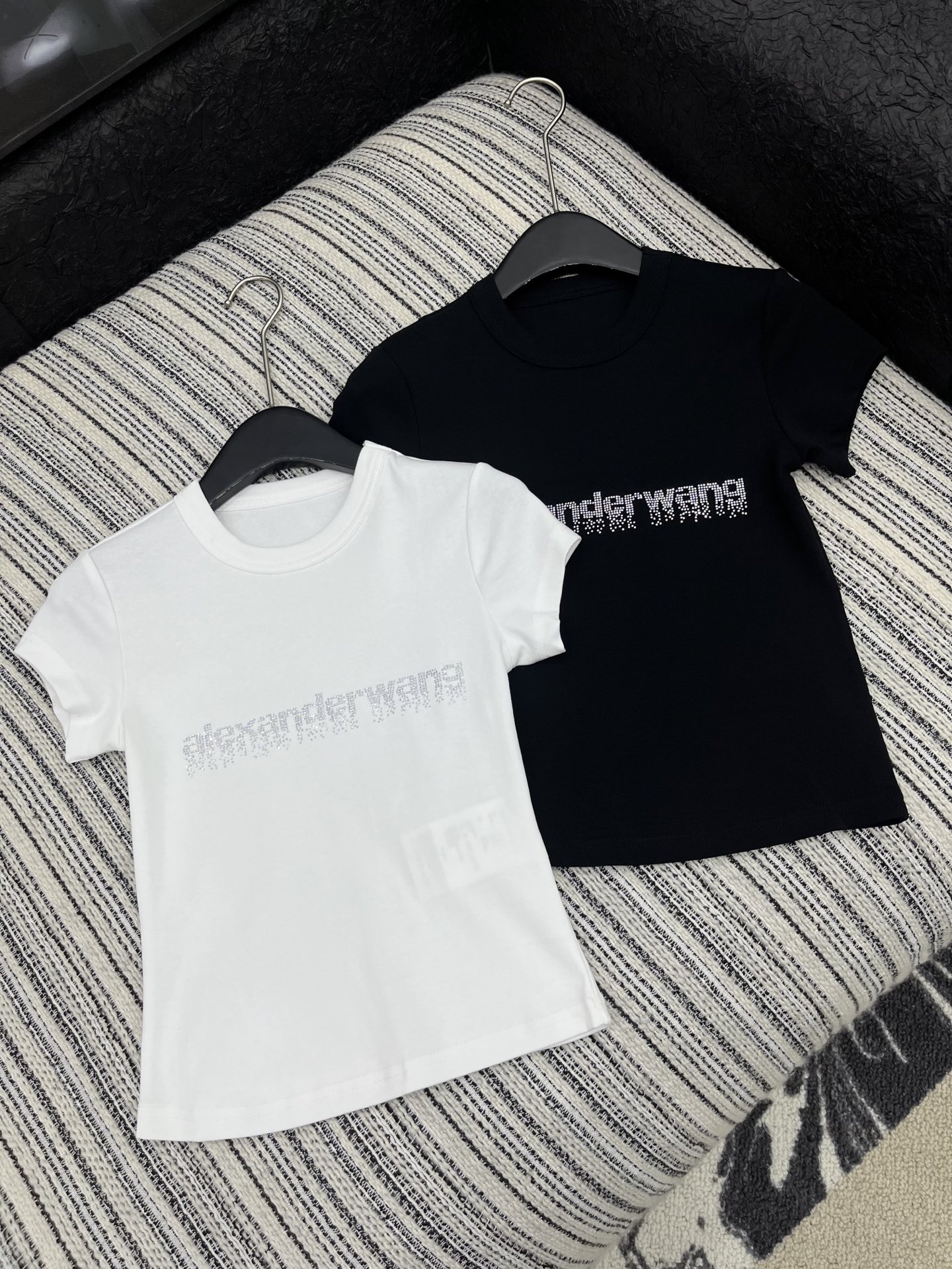 🛒𝐍𝐄𝐖 · 𝟐𝟎𝟐5/爆款现货【原版定制】 Alex*｜2025早秋新品圆领短版短袖𝑇𝑒𝑒定制YB棉材