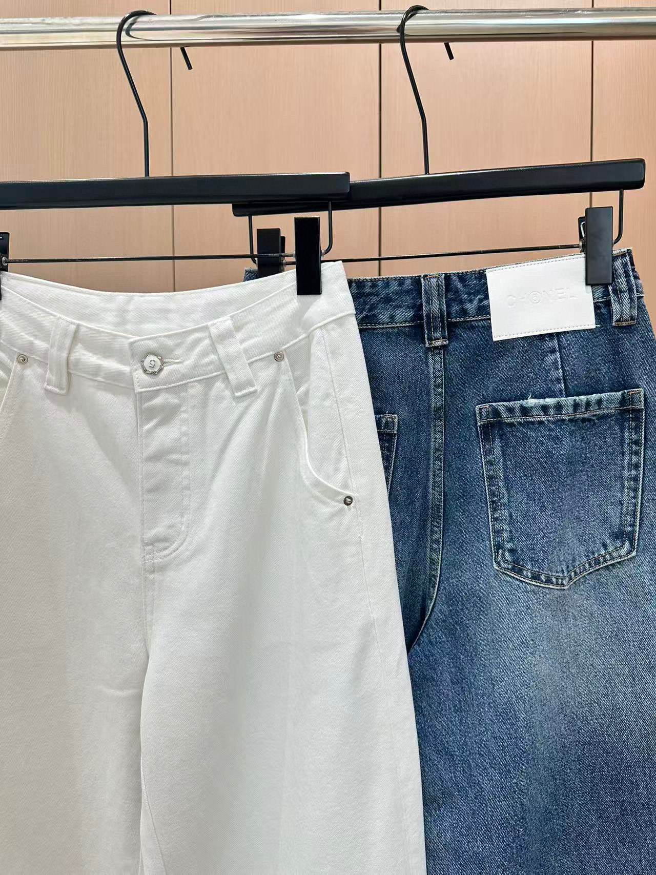 🛒𝐍𝐄𝐖 · 𝟐𝟎𝟐5/爆款现货设计师 原创｜2025 手工珍珠装饰牛仔裤定制YB斜纹棉牛仔材质 工艺洗