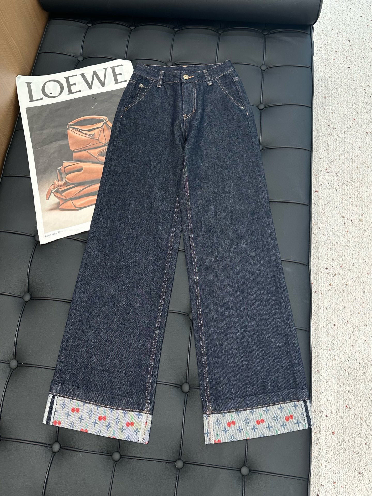 🛒𝐍𝐄𝐖 · 𝟐𝟎𝟐5/爆款现货设计师 原创｜2025 撞色卷边牛仔裤定制YB斜纹棉牛仔材质 工艺洗水处