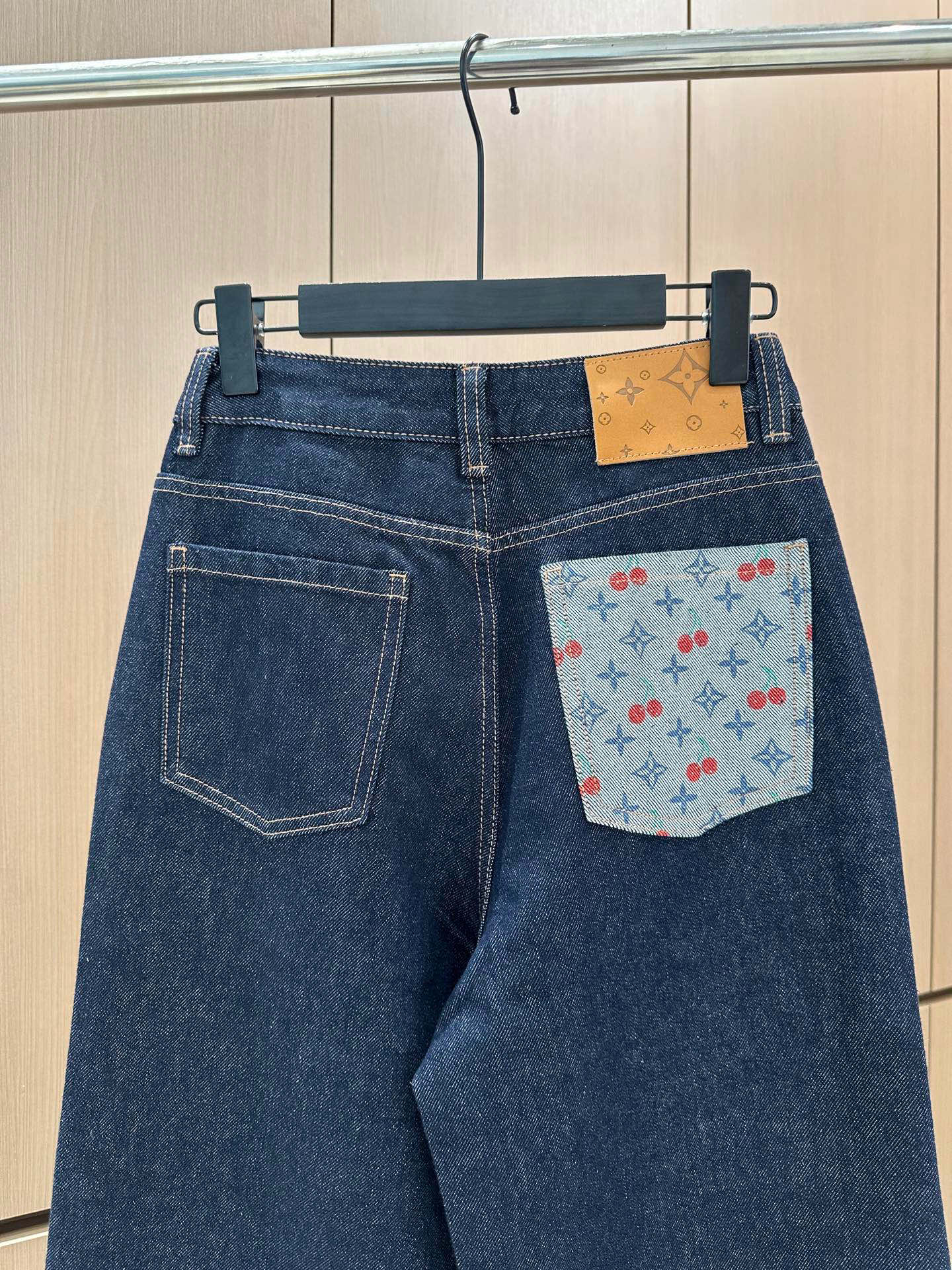 🛒𝐍𝐄𝐖 · 𝟐𝟎𝟐5/爆款现货设计师 原创｜2025 撞色卷边牛仔裤定制YB斜纹棉牛仔材质 工艺洗水处