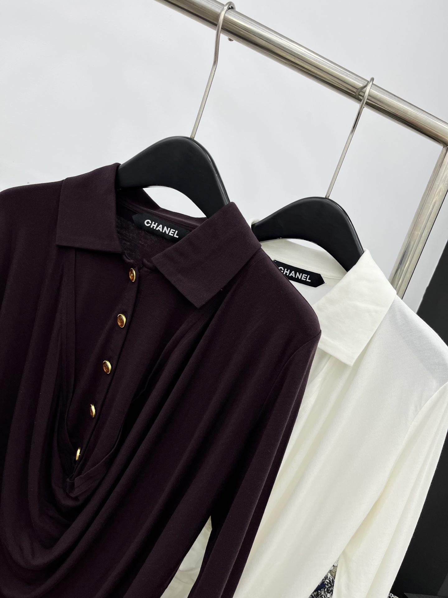 🛒𝐍𝐄𝐖 · 𝟐𝟎𝟐5/爆款现货原单品质 Chane*｜2025中古系列重工设计百搭翻领打底衫韩国进口面