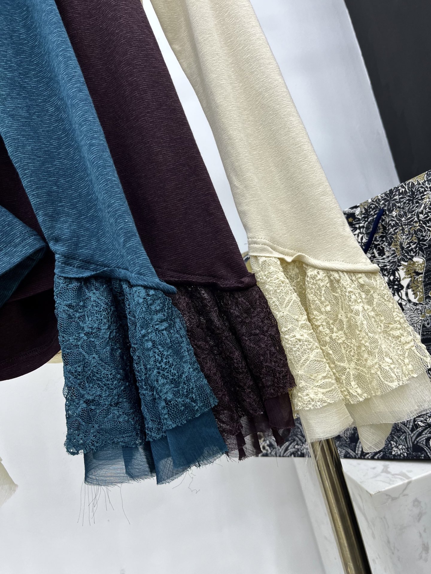 🛒𝐍𝐄𝐖 · 𝟐𝟎𝟐5/爆款现货原单品质 Chane*｜2025中古系列重工设计百搭圆领打底衫韩国进口面