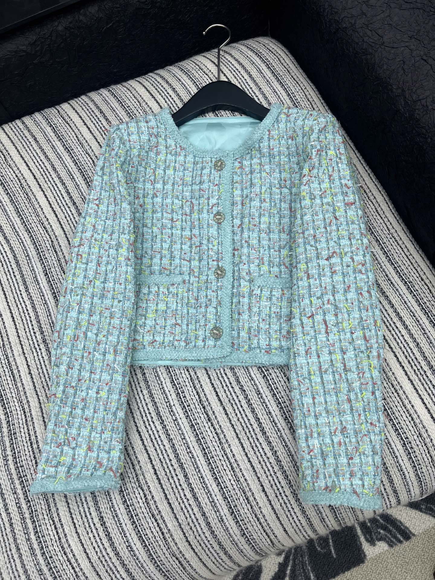 🛒𝐍𝐄𝐖 · 𝟐𝟎𝟐5/爆款现货【原版定制】Chane*｜2025新品花边编织粗花呢圆领外套定制YB进口