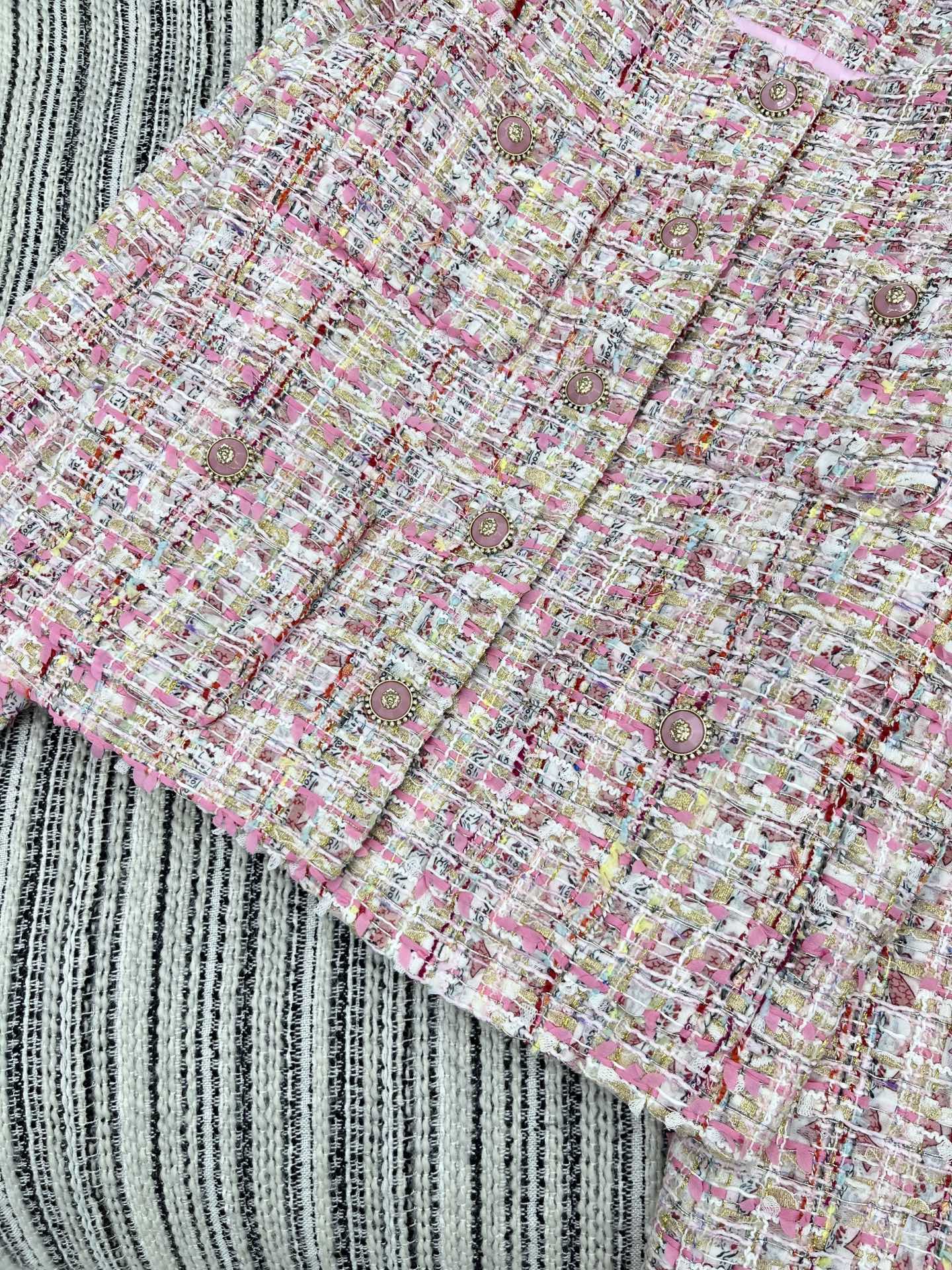 🛒𝐍𝐄𝐖 · 𝟐𝟎𝟐5/爆款现货【原版定制】Chane*｜2025新品四口袋粗花呢圆领外套定制YB进口材