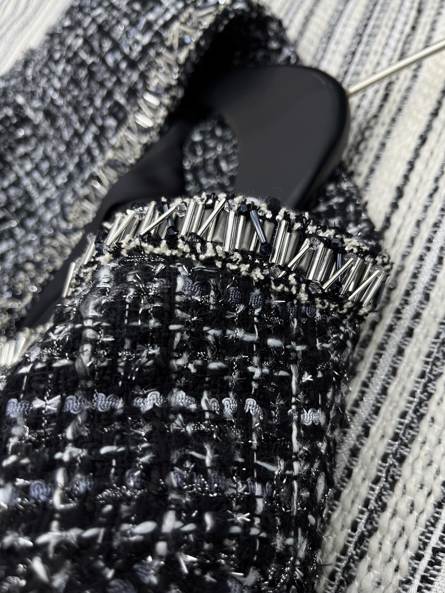 🛒𝐍𝐄𝐖 · 𝟐𝟎𝟐5/爆款现货【原版定制】Chane*｜2025新品腰带粗花呢V领手工钻外套定制YB进