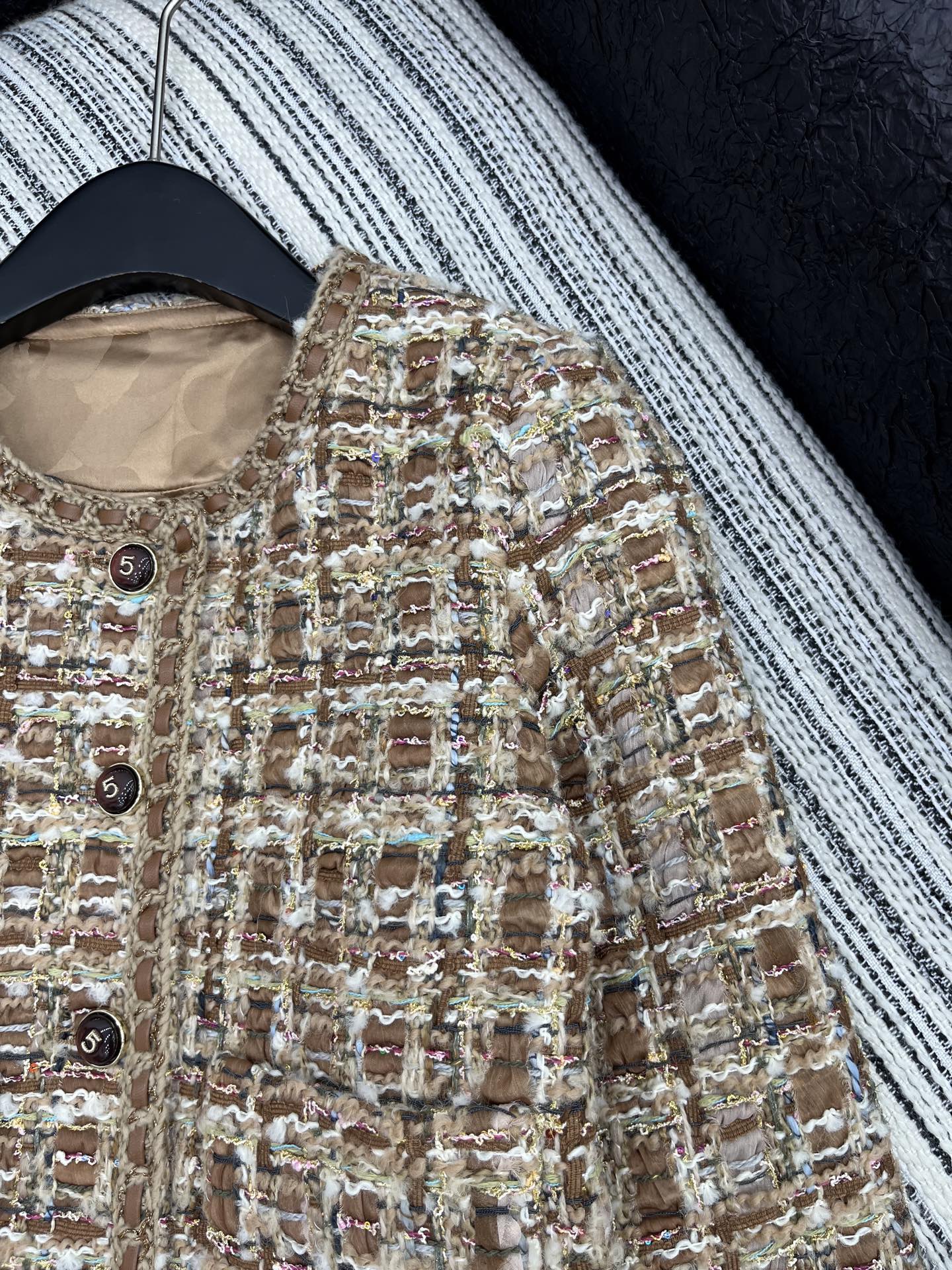 🛒𝐍𝐄𝐖 · 𝟐𝟎𝟐5/爆款现货【原版定制】Chane*｜2025新品花边编织粗花呢圆领外套定制YB进口