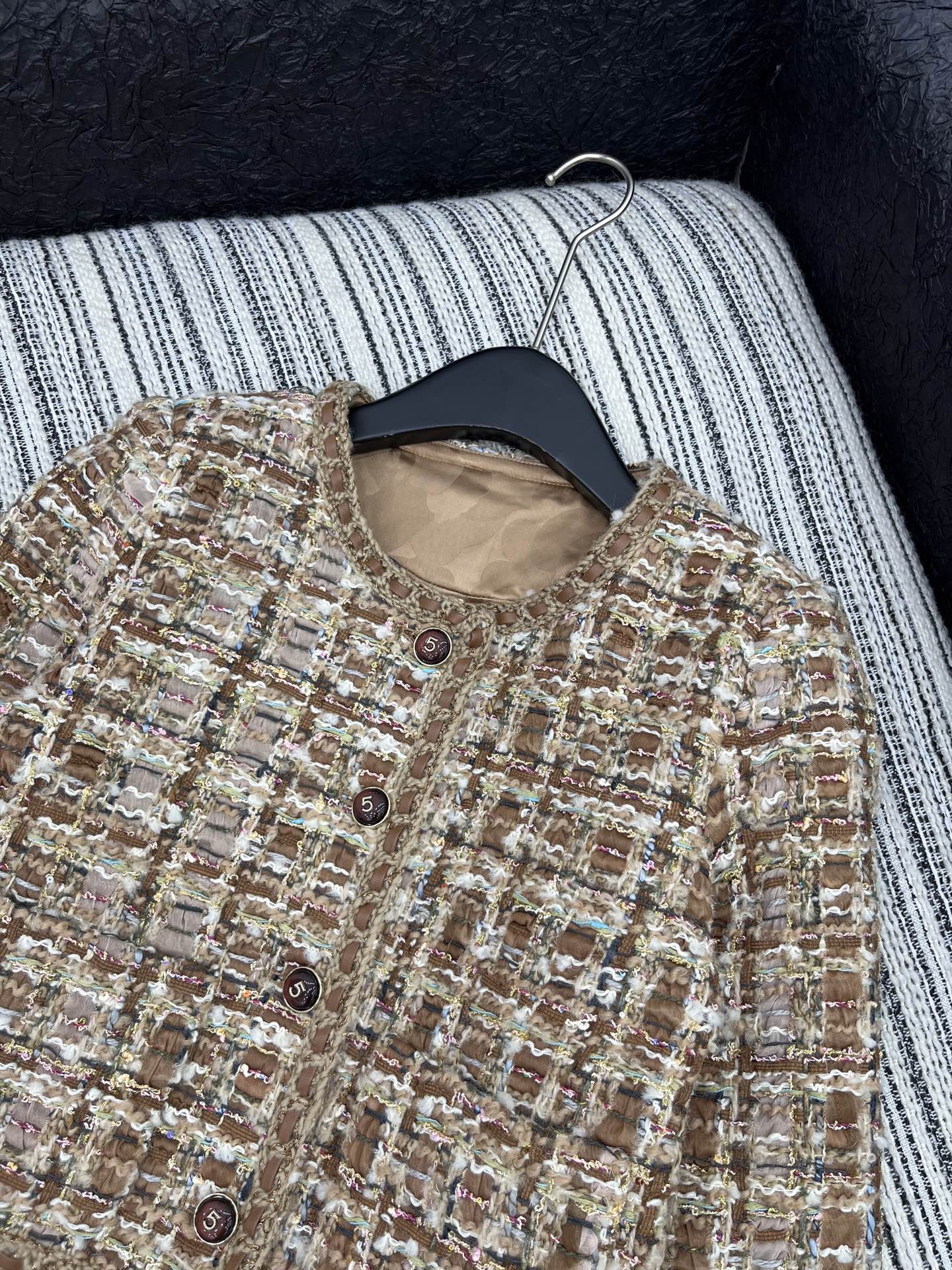 🛒𝐍𝐄𝐖 · 𝟐𝟎𝟐5/爆款现货【原版定制】Chane*｜2025新品花边编织粗花呢圆领外套定制YB进口