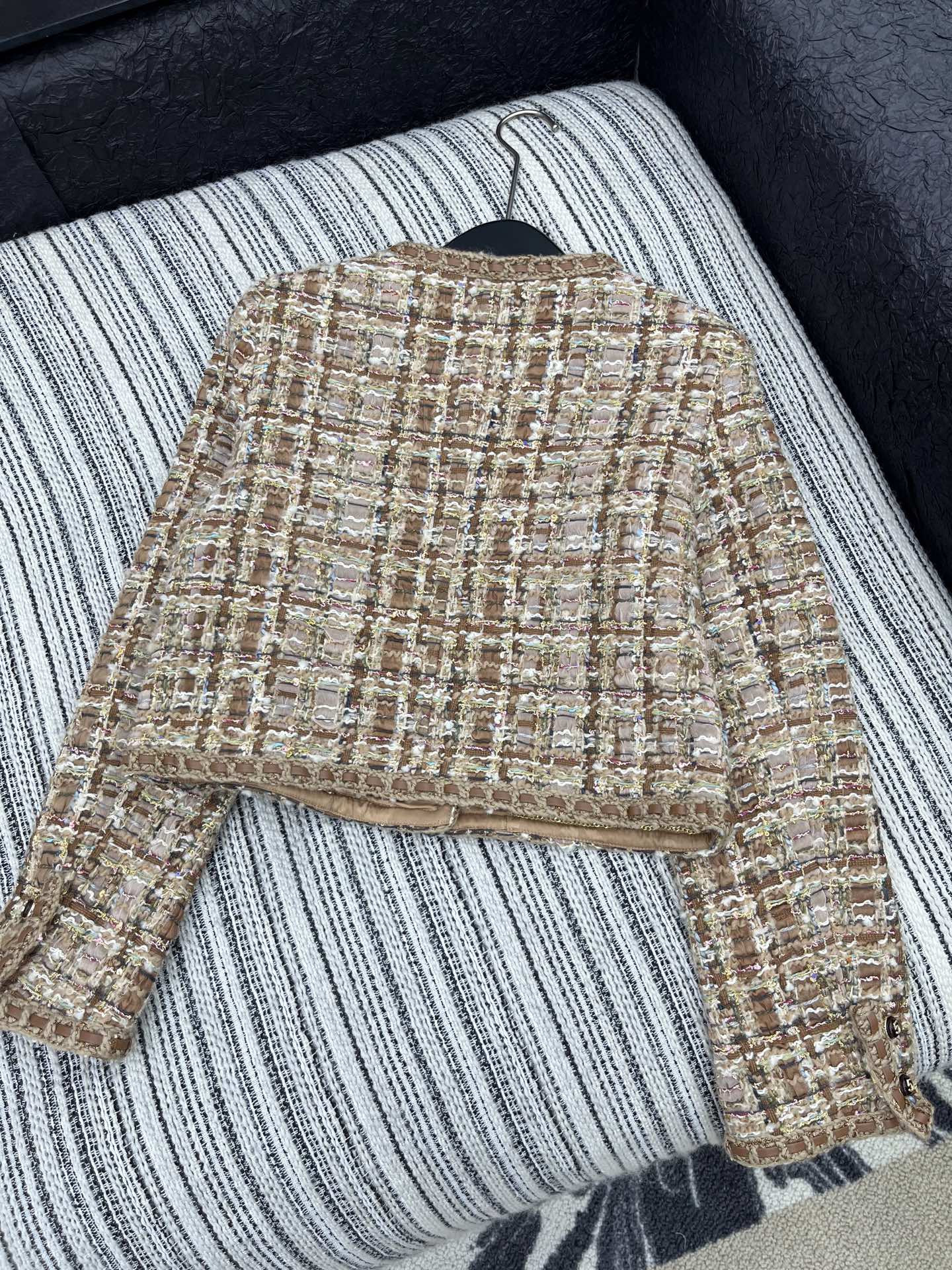 🛒𝐍𝐄𝐖 · 𝟐𝟎𝟐5/爆款现货【原版定制】Chane*｜2025新品花边编织粗花呢圆领外套定制YB进口