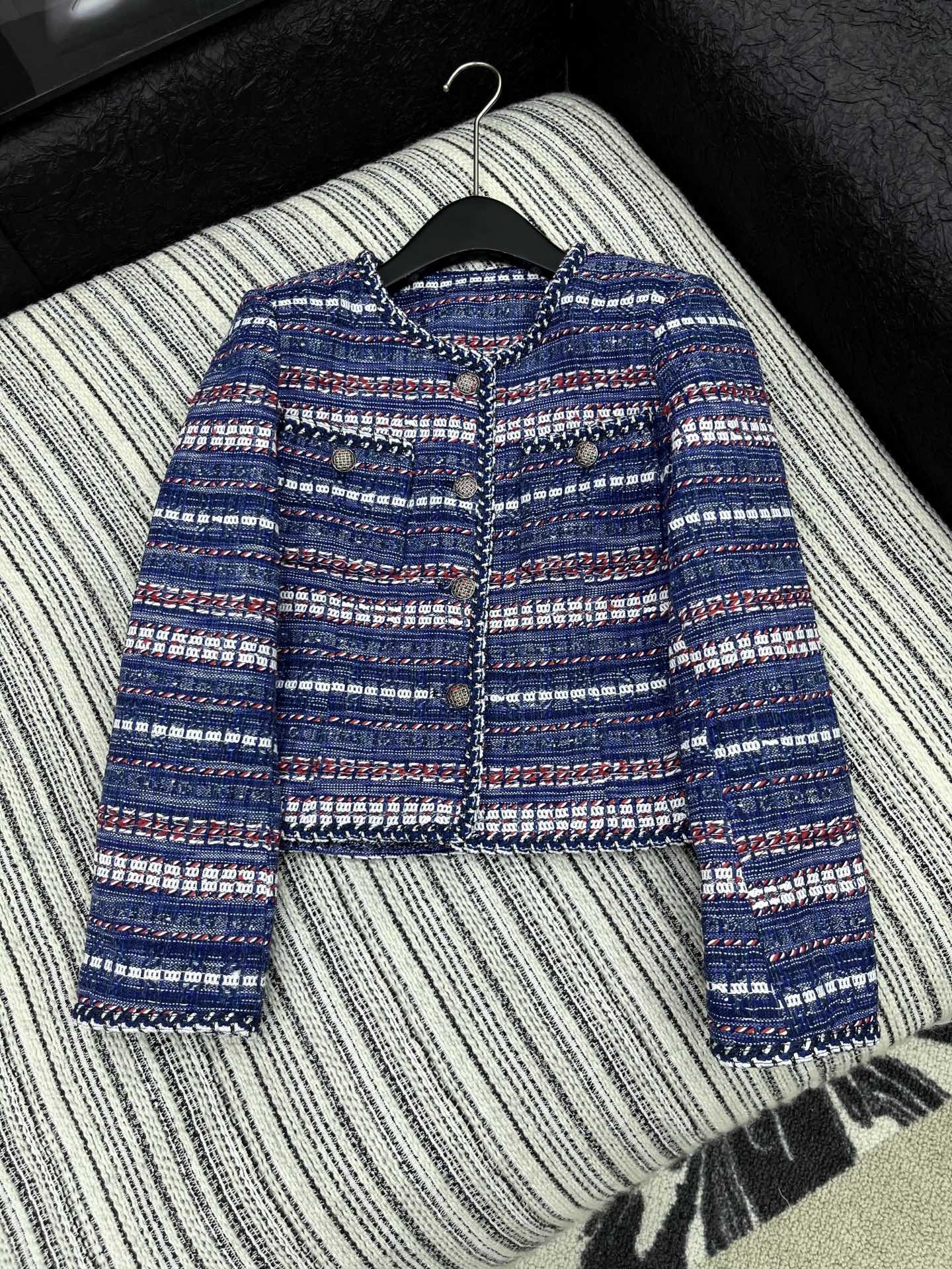 🛒𝐍𝐄𝐖 · 𝟐𝟎𝟐5/爆款现货【原版定制】Chane*｜2025新品花边编织粗花呢圆领外套定制YB进口