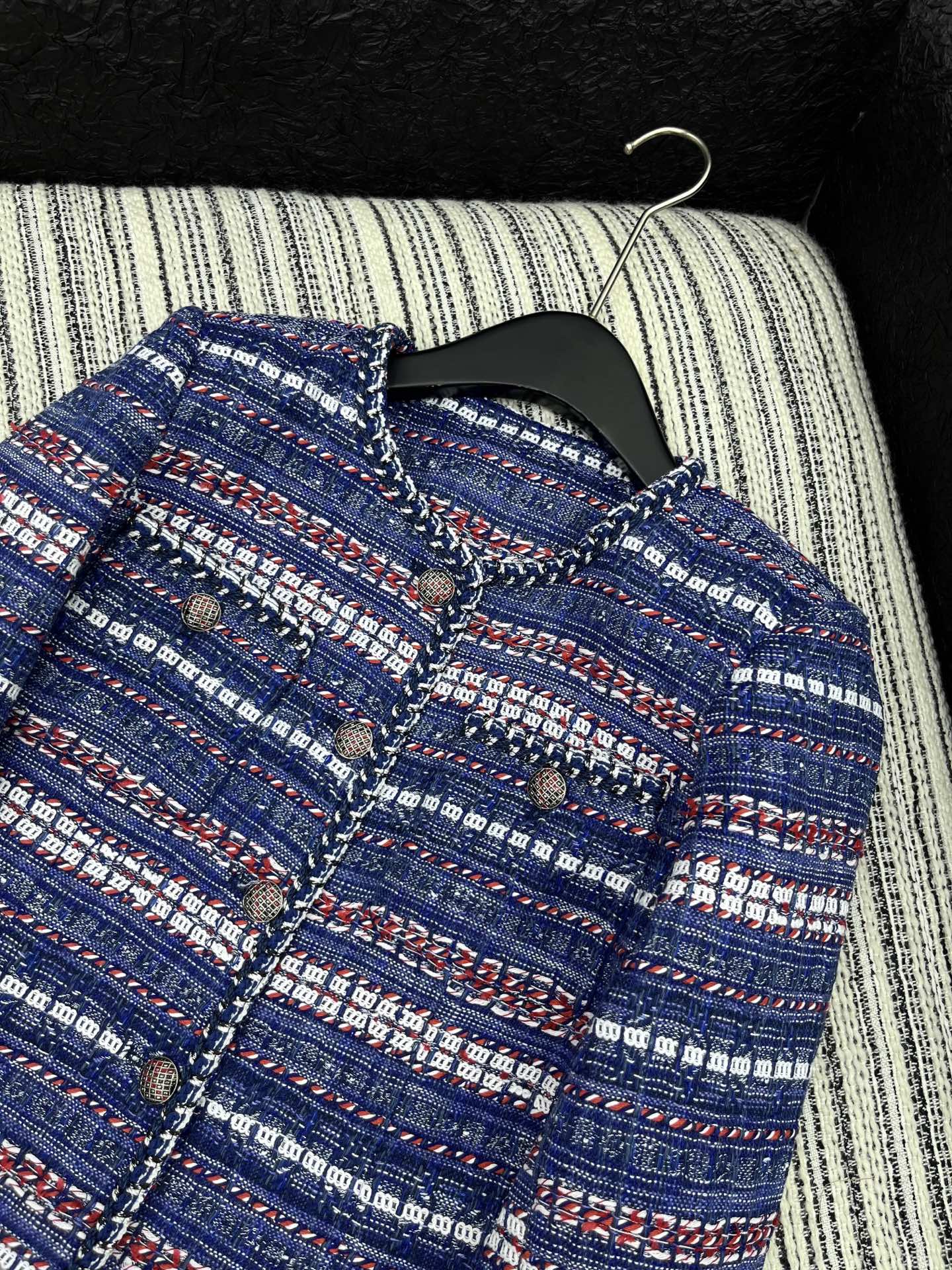 🛒𝐍𝐄𝐖 · 𝟐𝟎𝟐5/爆款现货【原版定制】Chane*｜2025新品花边编织粗花呢圆领外套定制YB进口