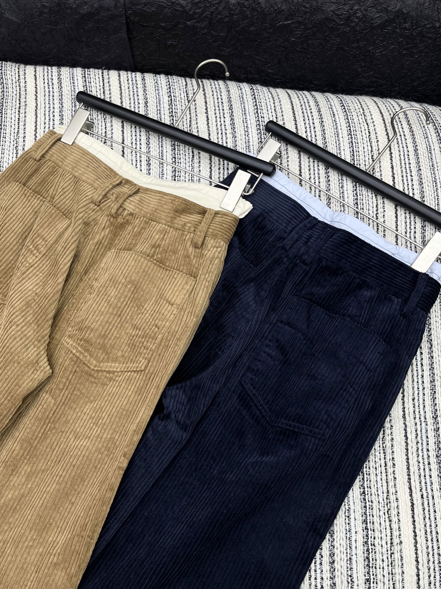 🛒𝐍𝐄𝐖 · 𝟐𝟎𝟐5/爆款现货原单品质 Miu Mi*｜双腰头拼接抽绳灯芯绒休闲直筒裤高订面料 色系低