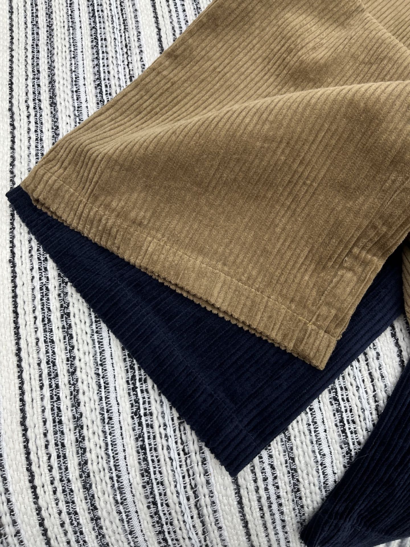 🛒𝐍𝐄𝐖 · 𝟐𝟎𝟐5/爆款现货原单品质 Miu Mi*｜双腰头拼接抽绳灯芯绒休闲直筒裤高订面料 色系低