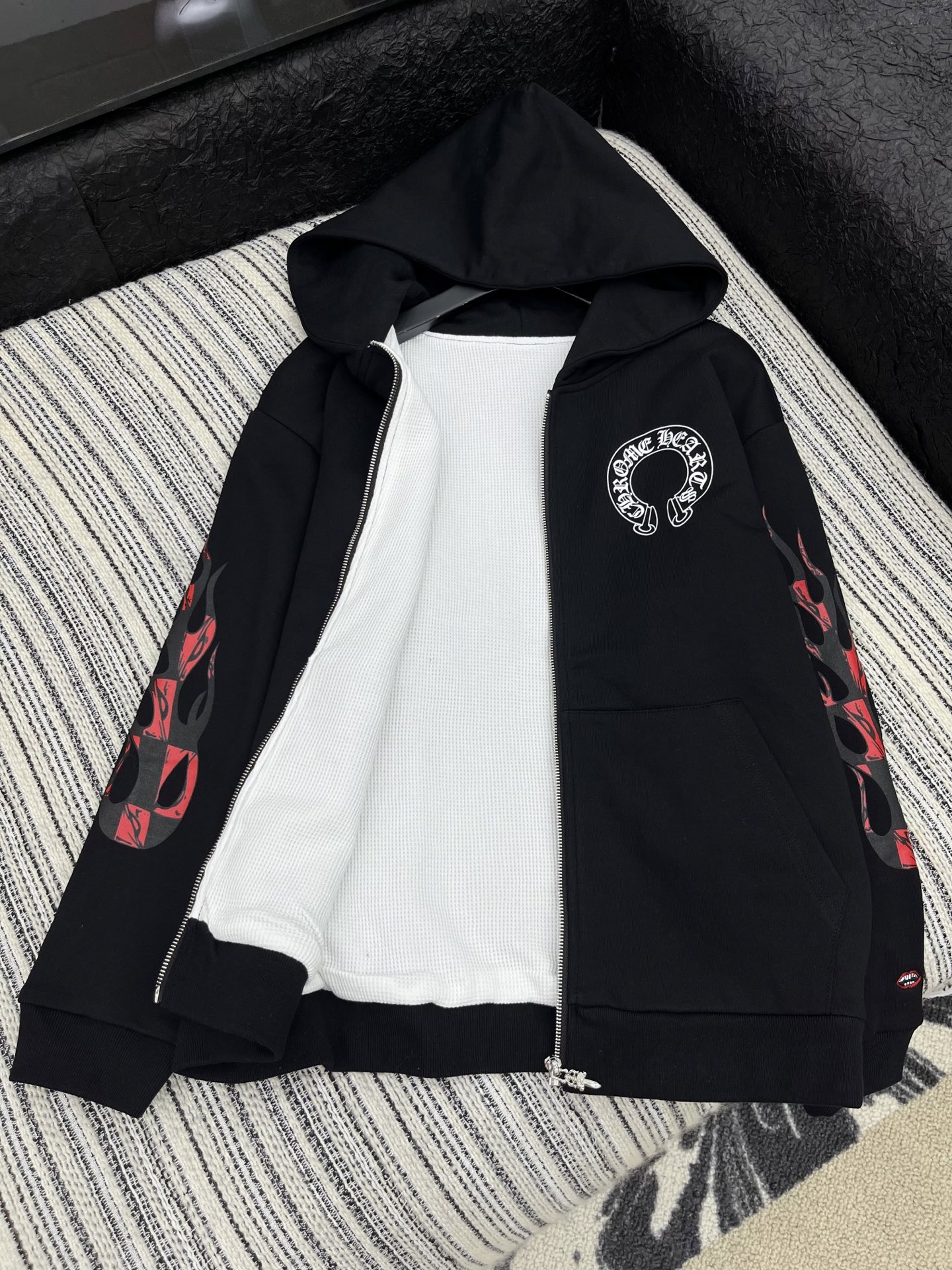 🛒𝐍𝐄𝐖 · 𝟐𝟎𝟐5/爆款现货【原版定制】克罗星｜25早秋新款拉链撞色印花外套经典的色系拼接，视觉盛宴