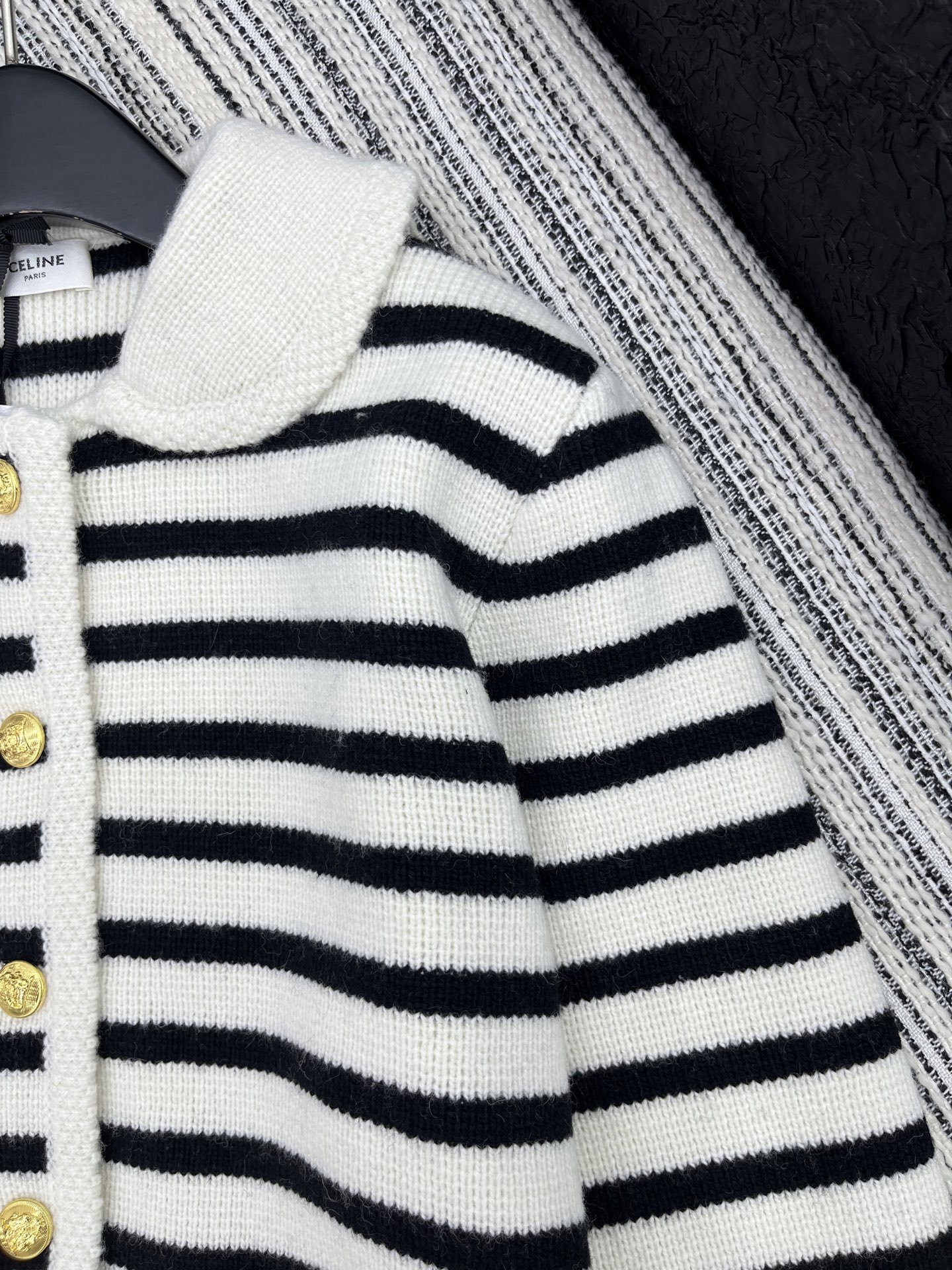 🛒𝐍𝐄𝐖 · 𝟐𝟎𝟐5/爆款现货【原版定制】 Celin*｜25经典撞色翻领条纹针织外套 订制高品质面料