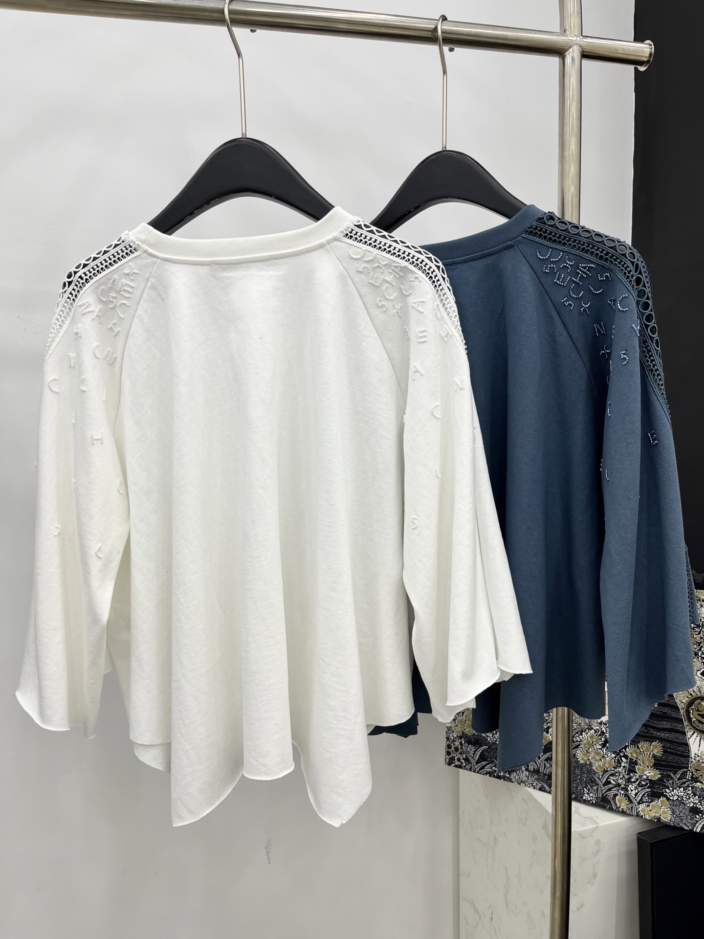 🛒𝐍𝐄𝐖 · 𝟐𝟎𝟐5/爆款现货原单品质 Chane*｜2025中古系列重工低设计百搭圆领珊瑚上衣韩国进