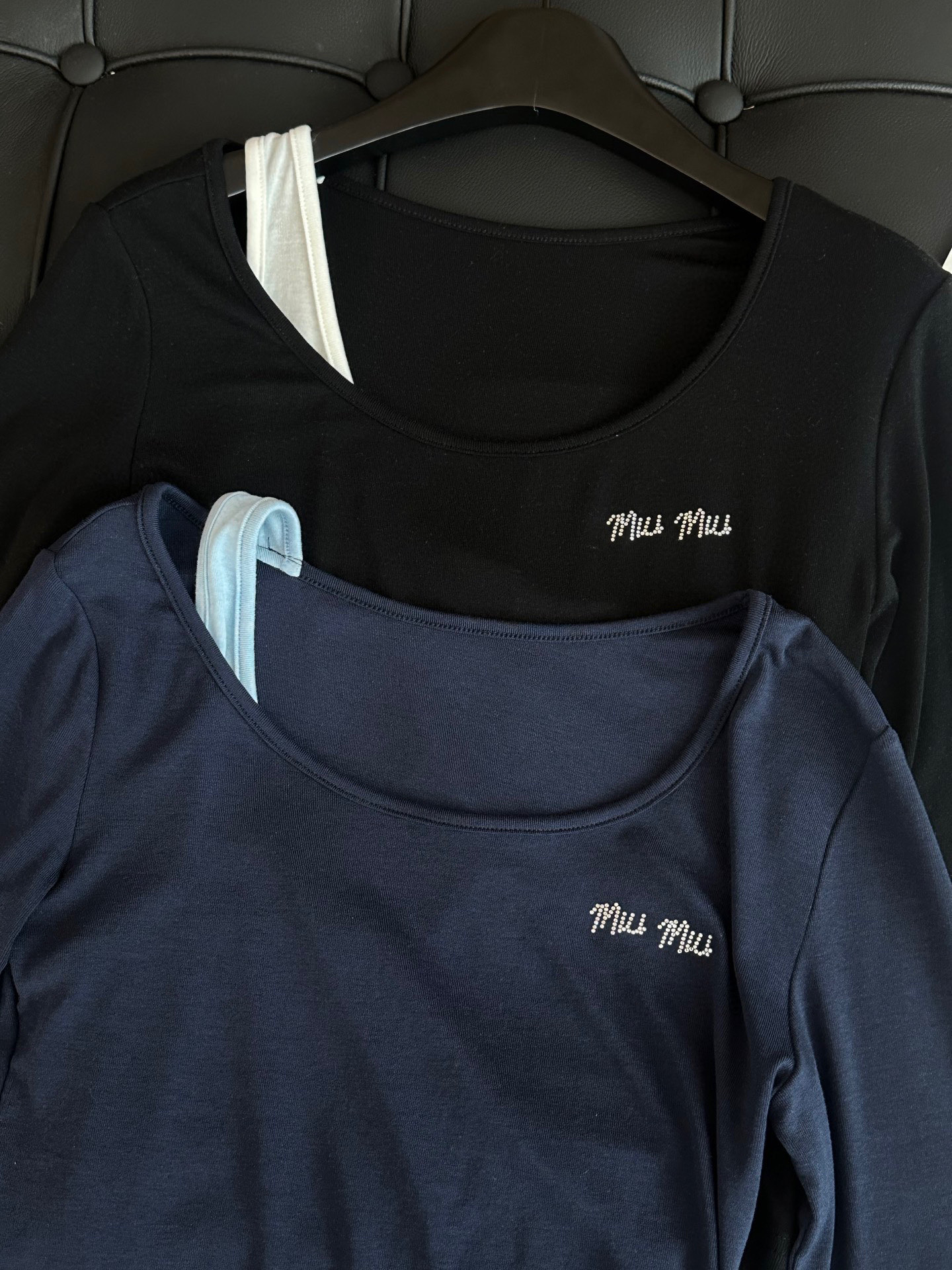 🛒𝐍𝐄𝐖 · 𝟐𝟎𝟐5/爆款现货设计师 原创｜2025新款假两件天丝打底衫云感舒适的系列！上身的触感谁穿