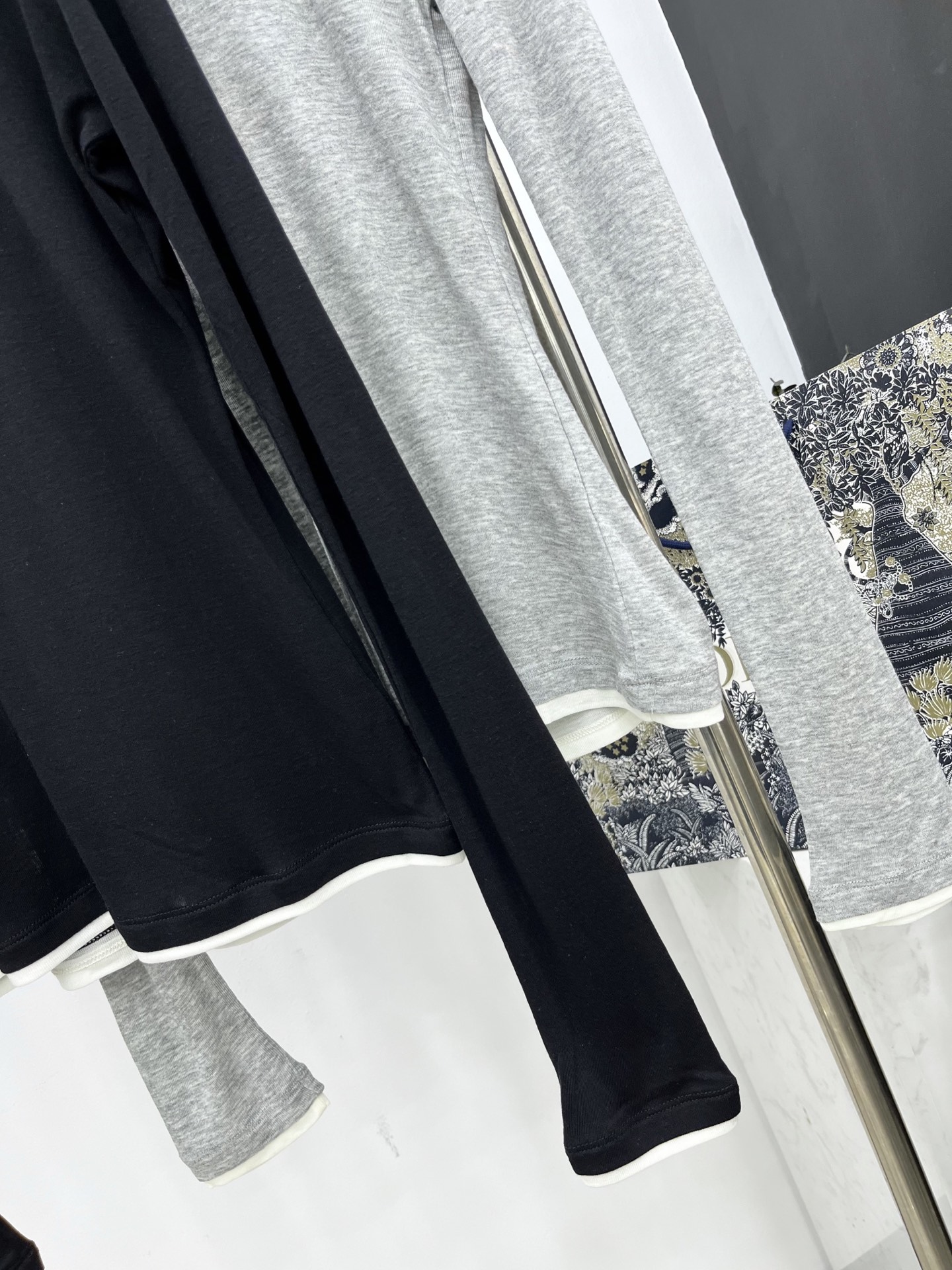 🛒𝐍𝐄𝐖 · 𝟐𝟎𝟐5/爆款现货【原版定制】 Miu Mi*｜25秋冬假两件天丝长袖打底衫订制高品质面料