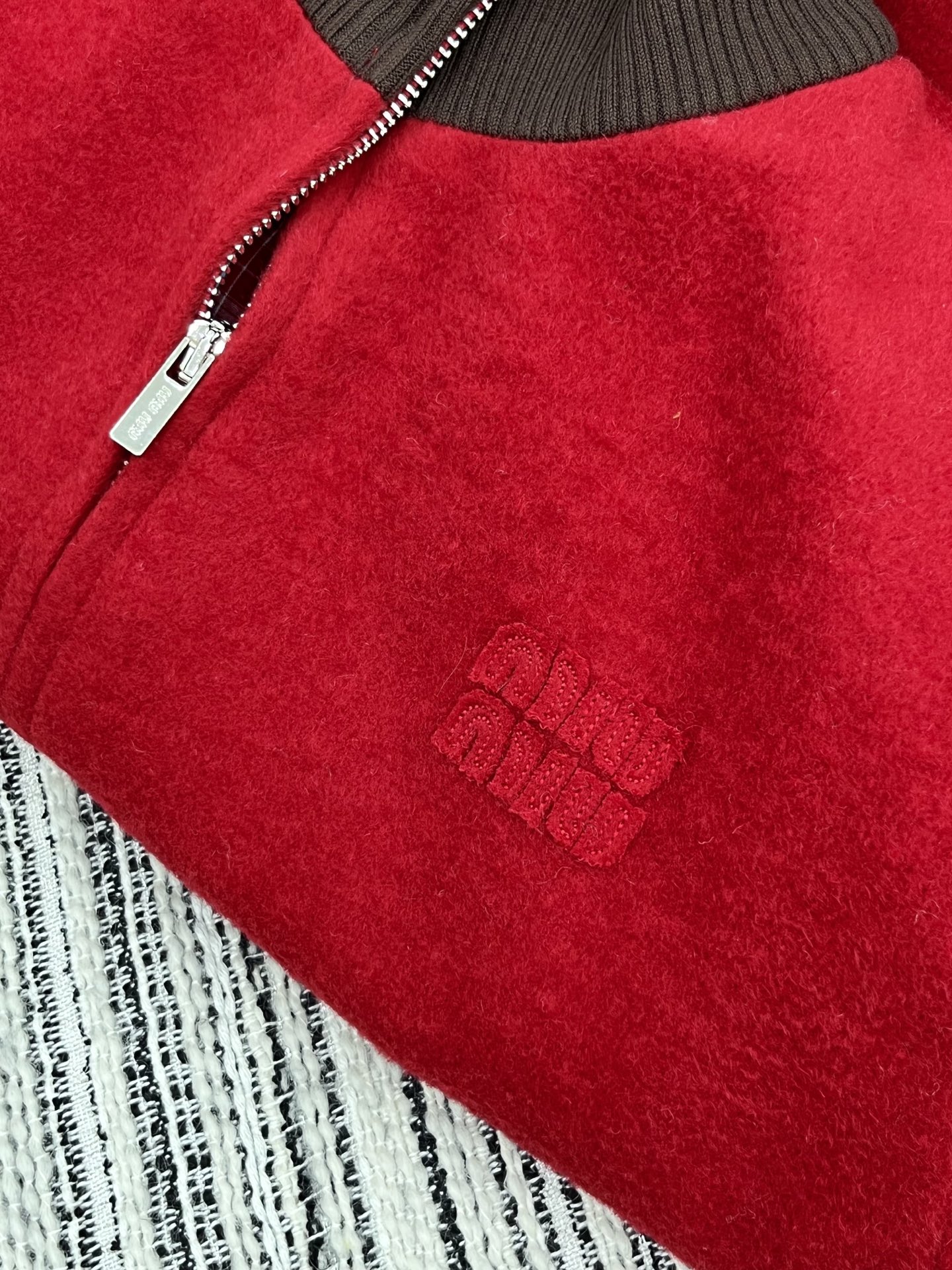 🛒𝐍𝐄𝐖 · 𝟐𝟎𝟐5/爆款现货原单品质 Miu Mi*｜25秋冬新品 撞色拼接立领毛呢外套＞＞本款外套