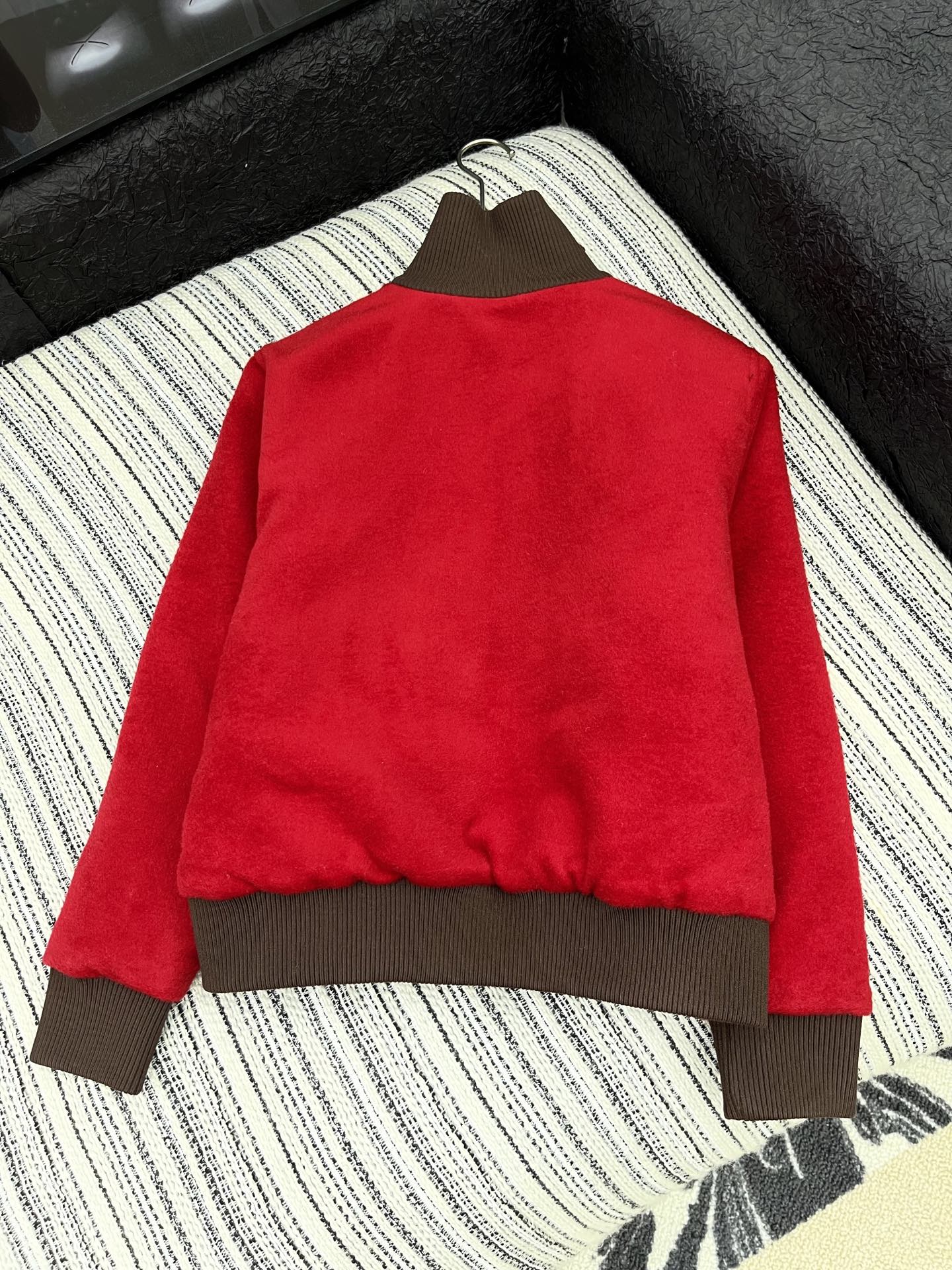 🛒𝐍𝐄𝐖 · 𝟐𝟎𝟐5/爆款现货原单品质 Miu Mi*｜25秋冬新品 撞色拼接立领毛呢外套＞＞本款外套