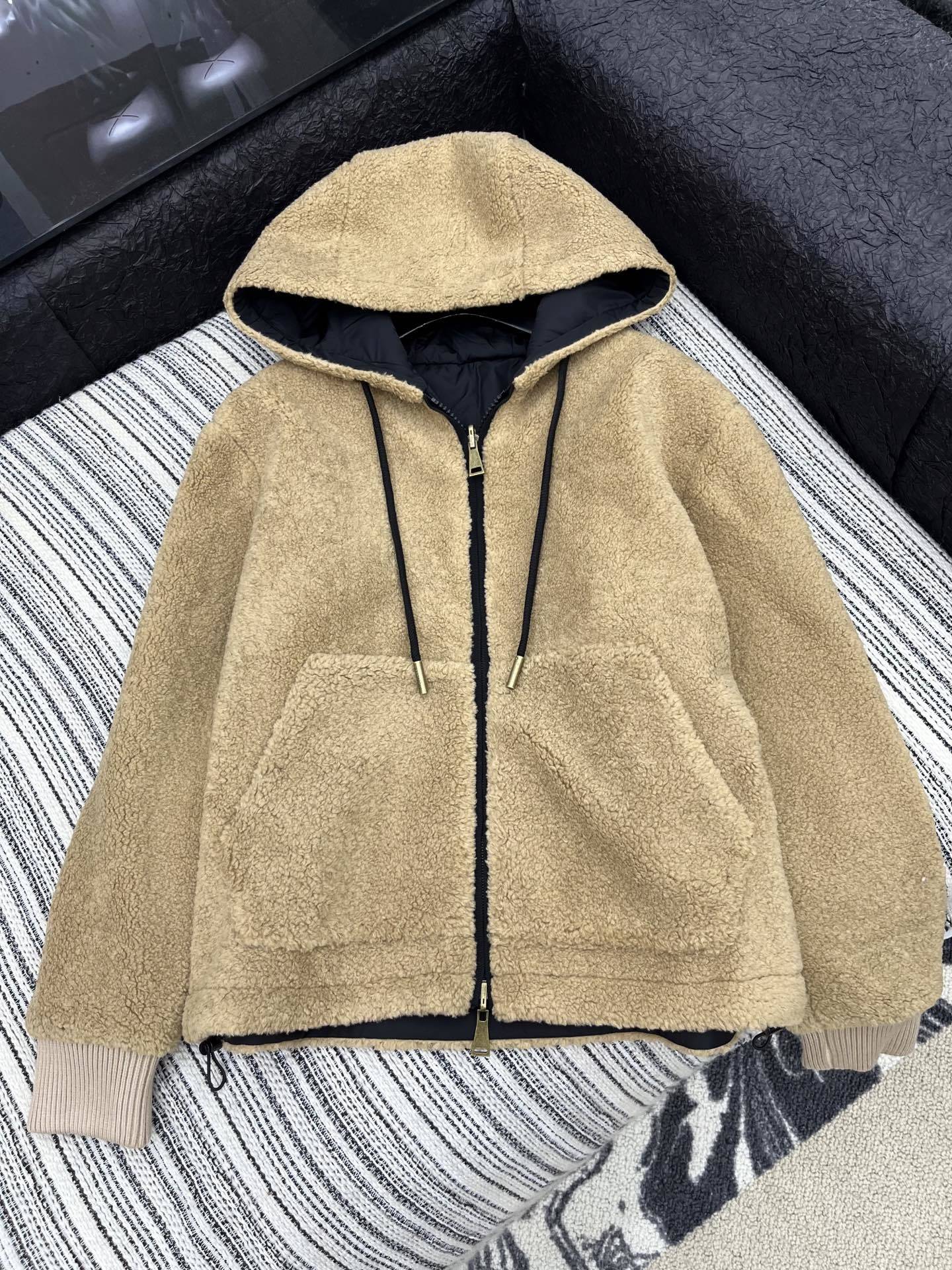 🛒𝐍𝐄𝐖 · 𝟐𝟎𝟐5/爆款现货原单品质 Mon*|25秋冬羊羔毛双面穿羽绒服外套极简主义设计高级又时髦