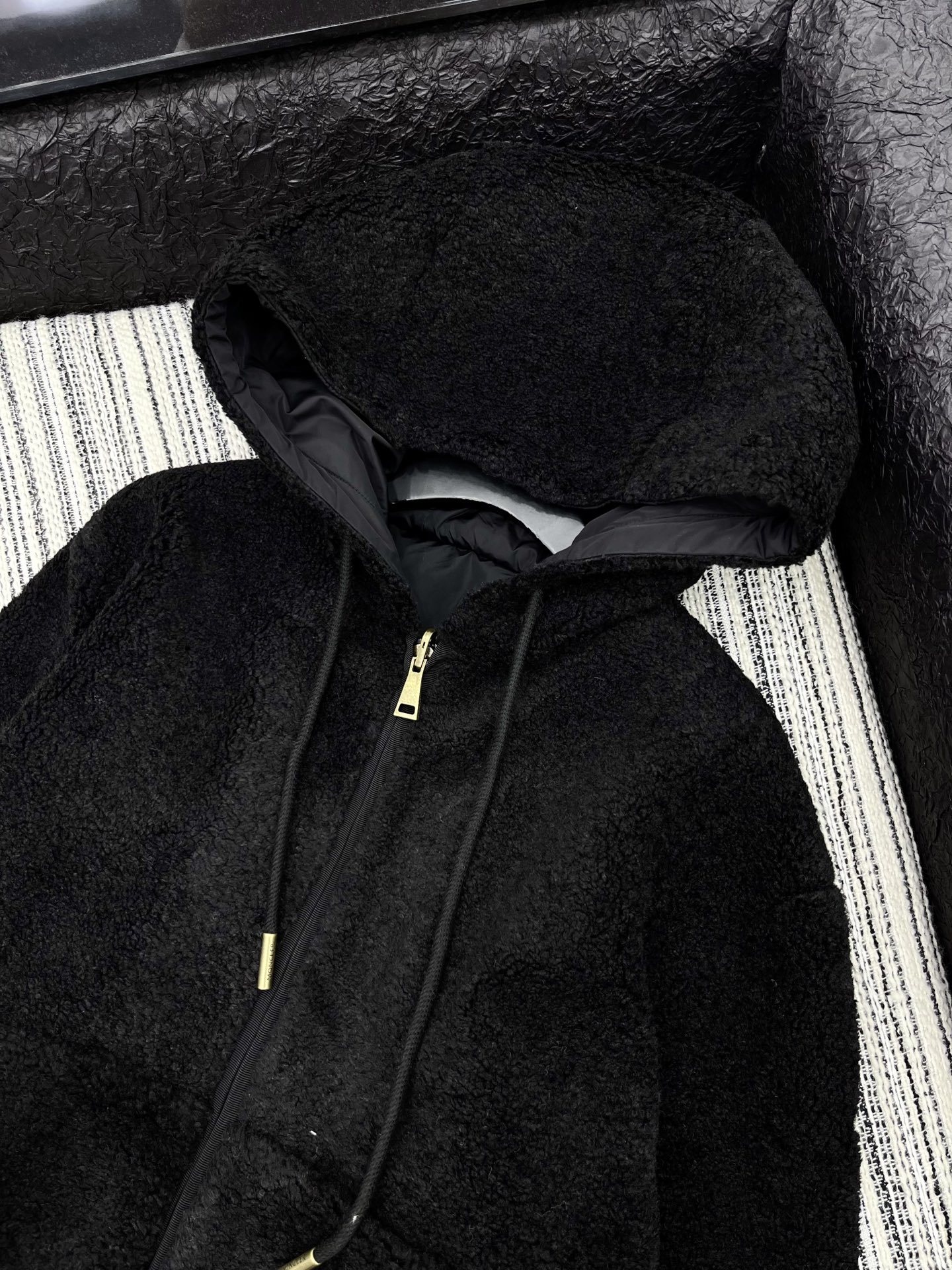 🛒𝐍𝐄𝐖 · 𝟐𝟎𝟐5/爆款现货原单品质 Mon*|25秋冬羊羔毛双面穿羽绒服外套极简主义设计高级又时髦