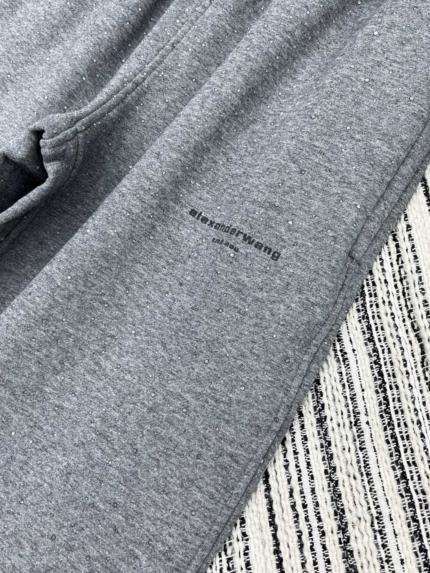 🛒𝐍𝐄𝐖 · 𝟐𝟎𝟐5/爆款现货【原版定制】Alex*｜25秋冬新品高端定制棉质烫钻松紧腰加绒卫裤重工设