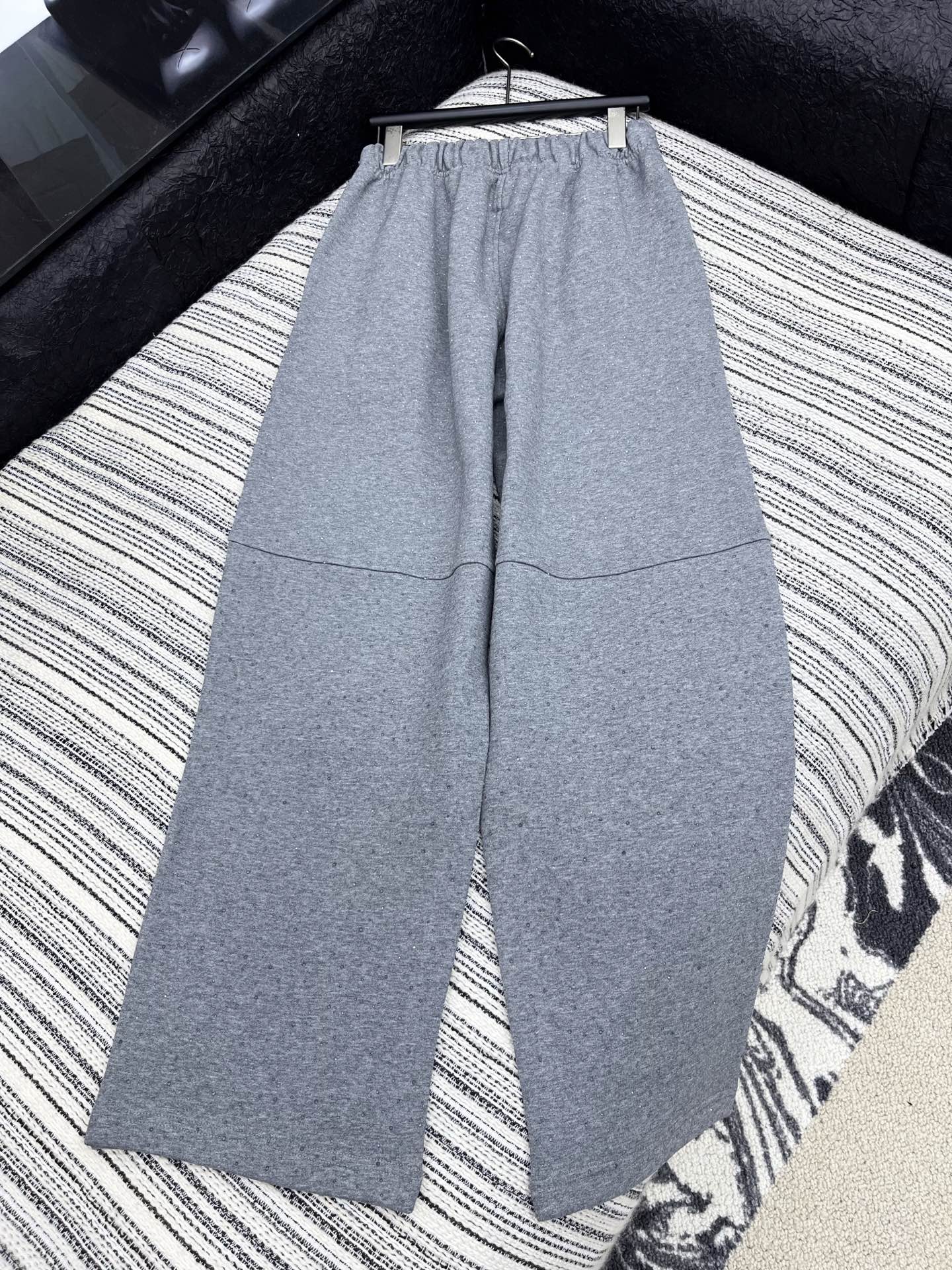 🛒𝐍𝐄𝐖 · 𝟐𝟎𝟐5/爆款现货【原版定制】Alex*｜25秋冬新品高端定制棉质烫钻松紧腰加绒卫裤重工设