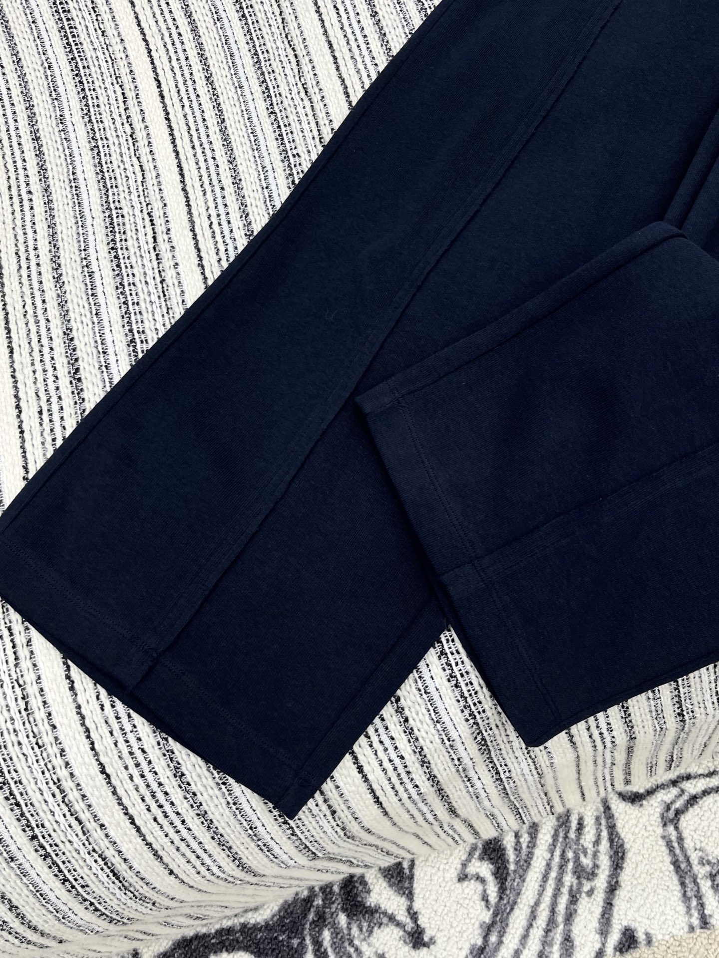 🛒𝐍𝐄𝐖 · 𝟐𝟎𝟐5/爆款现货原单品质 Alex*｜25早秋新款休闲裤重工抽绳松紧腰拼接 高订面料亲肤