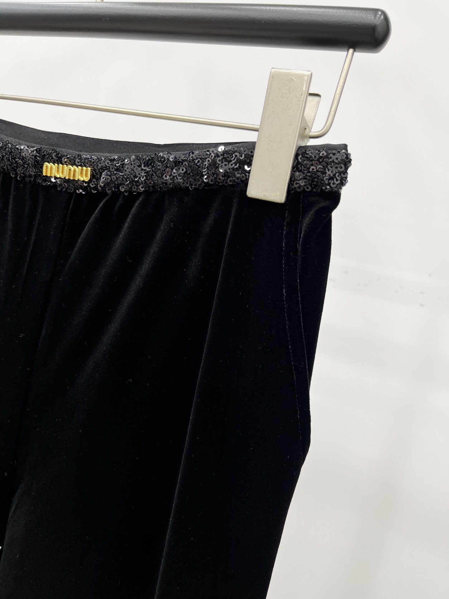 🛒𝐍𝐄𝐖 · 𝟐𝟎𝟐5/爆款现货设计师 原创 ｜25早秋新款丝绒休闲裤Bling珠片腰头 高订面料亲肤感