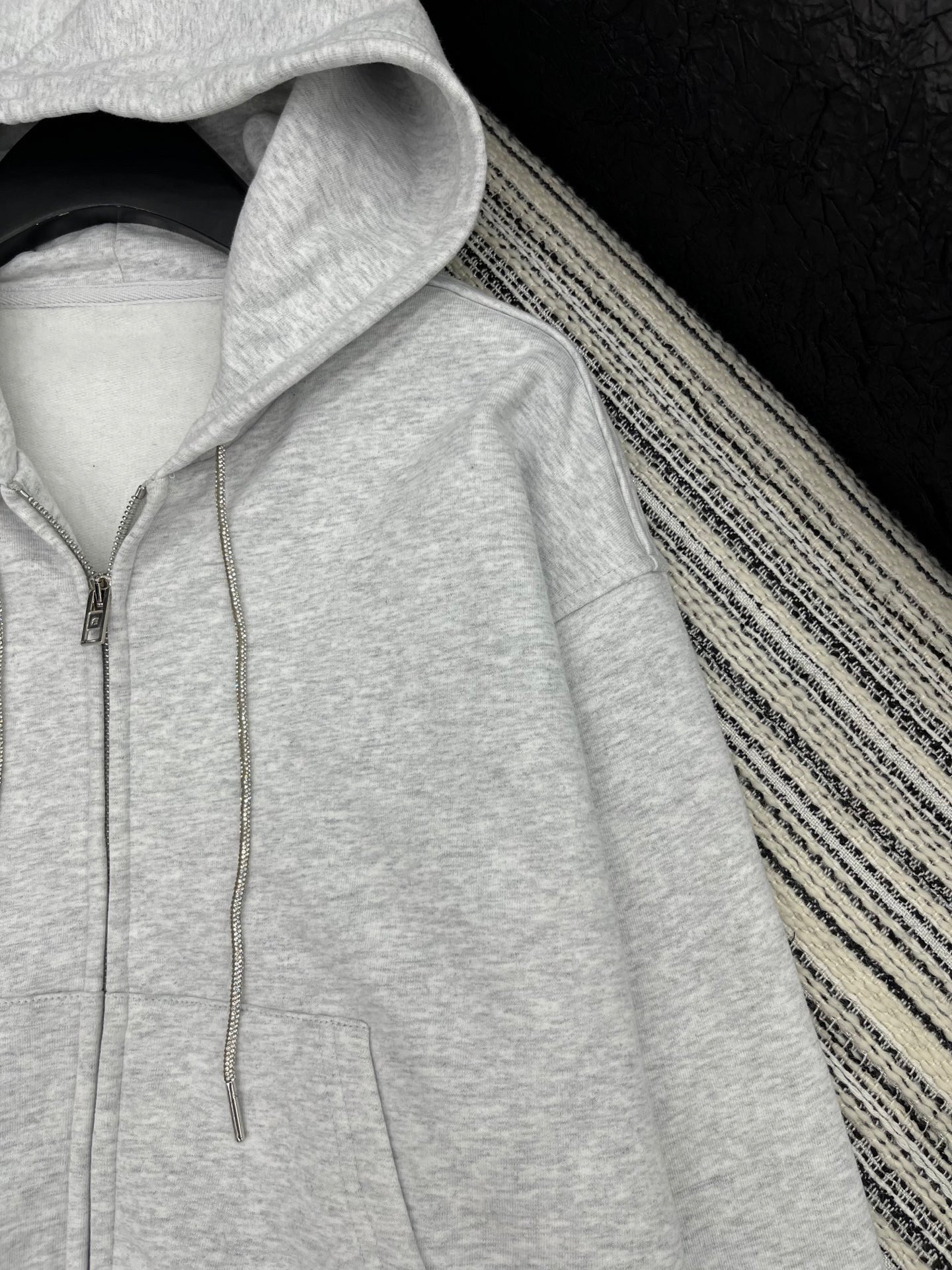 🛒𝐍𝐄𝐖 · 𝟐𝟎𝟐5/爆款现货【原版定制】Alex*｜25秋冬新品套装高端定制棉质螺纹带帽加绒卫衣外套