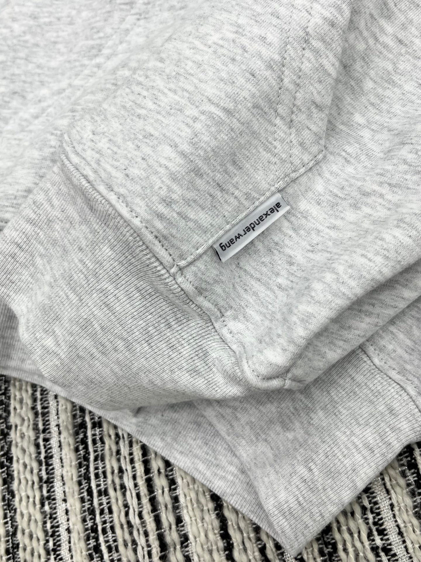 🛒𝐍𝐄𝐖 · 𝟐𝟎𝟐5/爆款现货【原版定制】Alex*｜25秋冬新品套装高端定制棉质螺纹带帽加绒卫衣外套