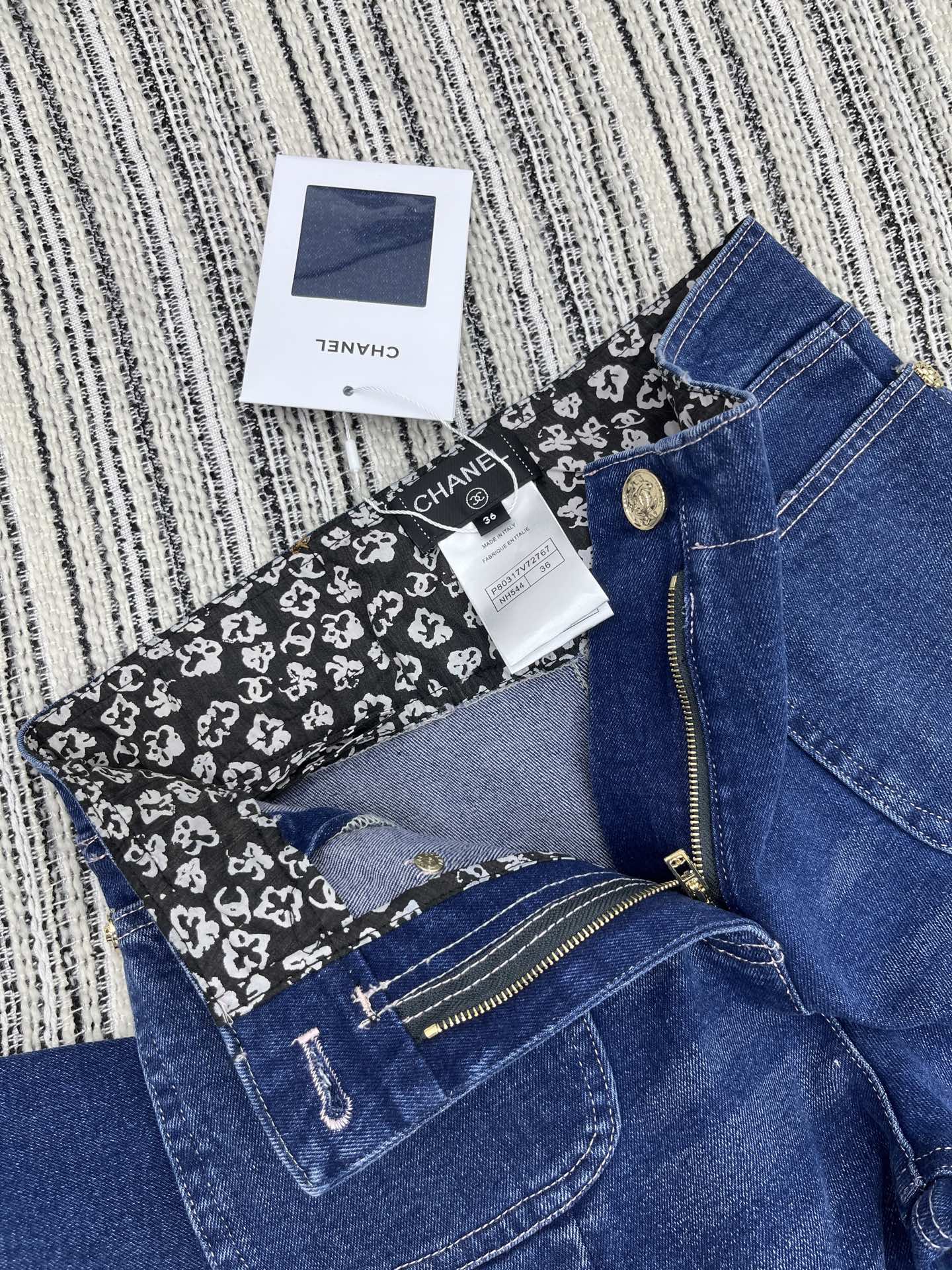 🛒𝐍𝐄𝐖 · 𝟐𝟎𝟐5/爆款现货【原版订制】 Cha*｜25经典双口袋渐变色牛仔裤 工艺款 高端设计 内