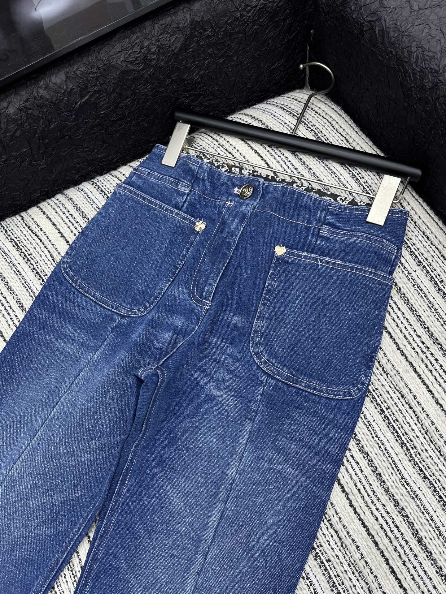 🛒𝐍𝐄𝐖 · 𝟐𝟎𝟐5/爆款现货【原版订制】 Cha*｜25经典双口袋渐变色牛仔裤 工艺款 高端设计 内