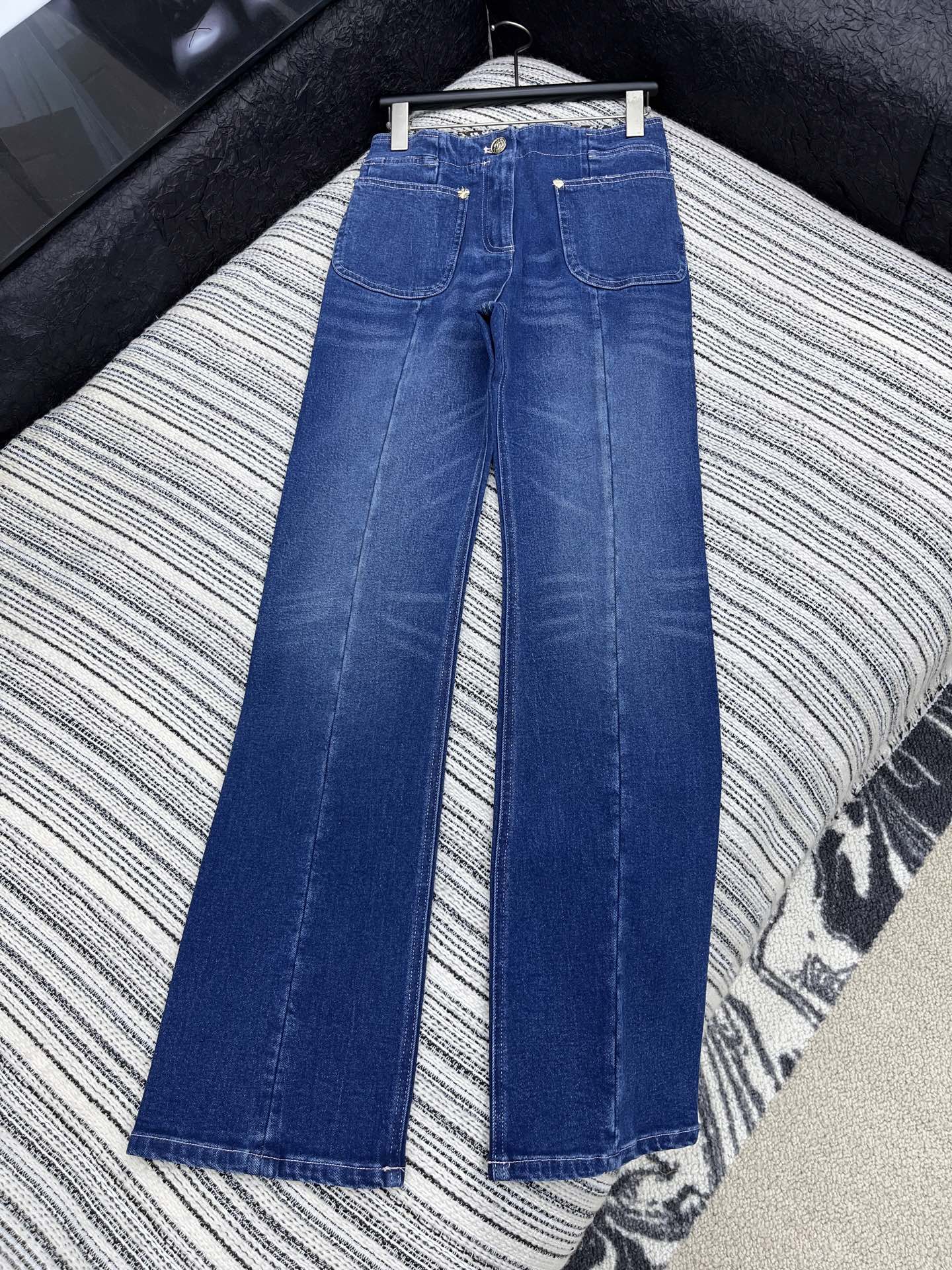 🛒𝐍𝐄𝐖 · 𝟐𝟎𝟐5/爆款现货【原版订制】 Cha*｜25经典双口袋渐变色牛仔裤 工艺款 高端设计 内