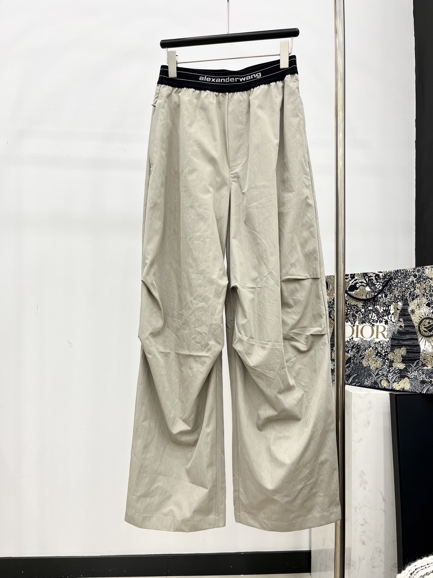 🛒𝐍𝐄𝐖 · 𝟐𝟎𝟐5/爆款现货原单品质 Alex*｜25新款工装式休闲裤颜色百搭高级 定制字母腰带尽显