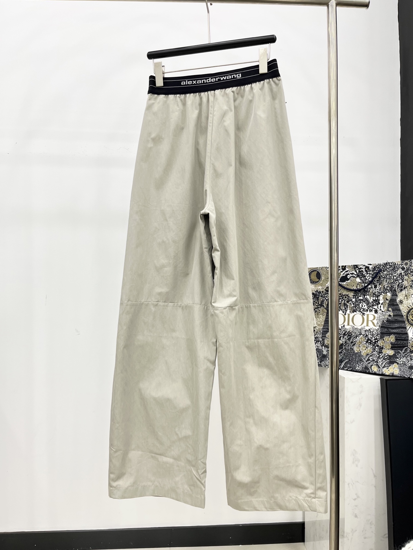 🛒𝐍𝐄𝐖 · 𝟐𝟎𝟐5/爆款现货原单品质 Alex*｜25新款工装式休闲裤颜色百搭高级 定制字母腰带尽显