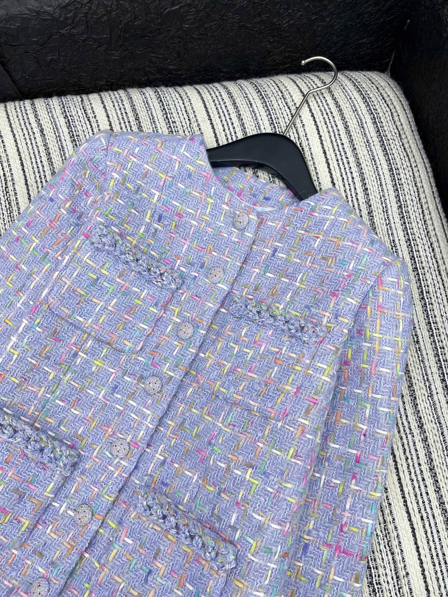 🛒𝐍𝐄𝐖 · 𝟐𝟎𝟐5/爆款现货【原版定制】Chane*｜2025新品四口袋粗花呢圆领外套定制YB进口材