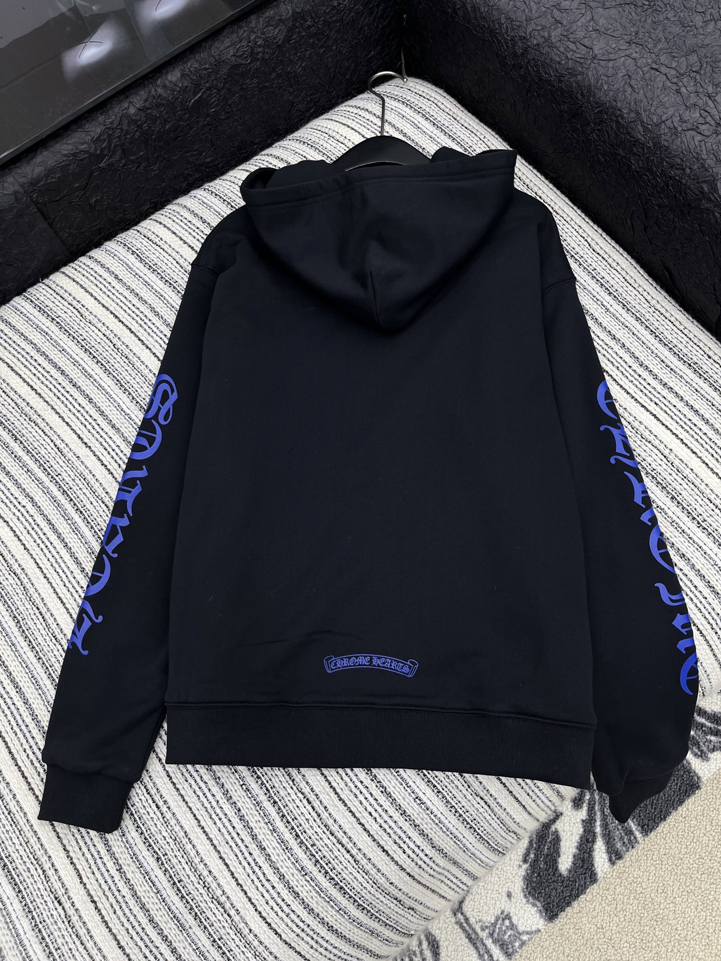 🛒𝐍𝐄𝐖 · 𝟐𝟎𝟐5/爆款现货【原版定制】克罗星｜25早秋新款拉链撞色印花外套经典的色系拼接，视觉盛宴