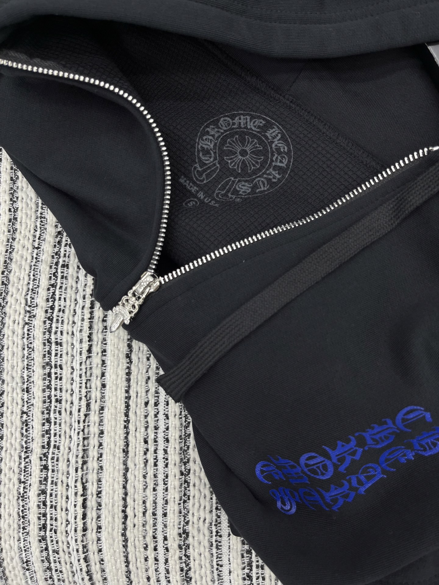 🛒𝐍𝐄𝐖 · 𝟐𝟎𝟐5/爆款现货【原版定制】克罗星｜25早秋新款拉链撞色印花外套经典的色系拼接，视觉盛宴