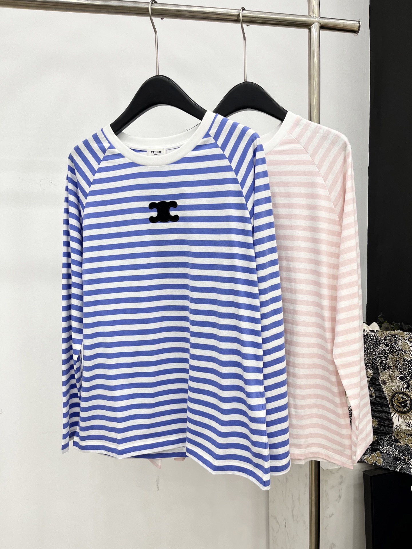 🛒𝐍𝐄𝐖 · 𝟐𝟎𝟐5/爆款现货原单品质 Celin*｜25新品条纹长袖T恤精致版型上身巨显瘦！定制最新