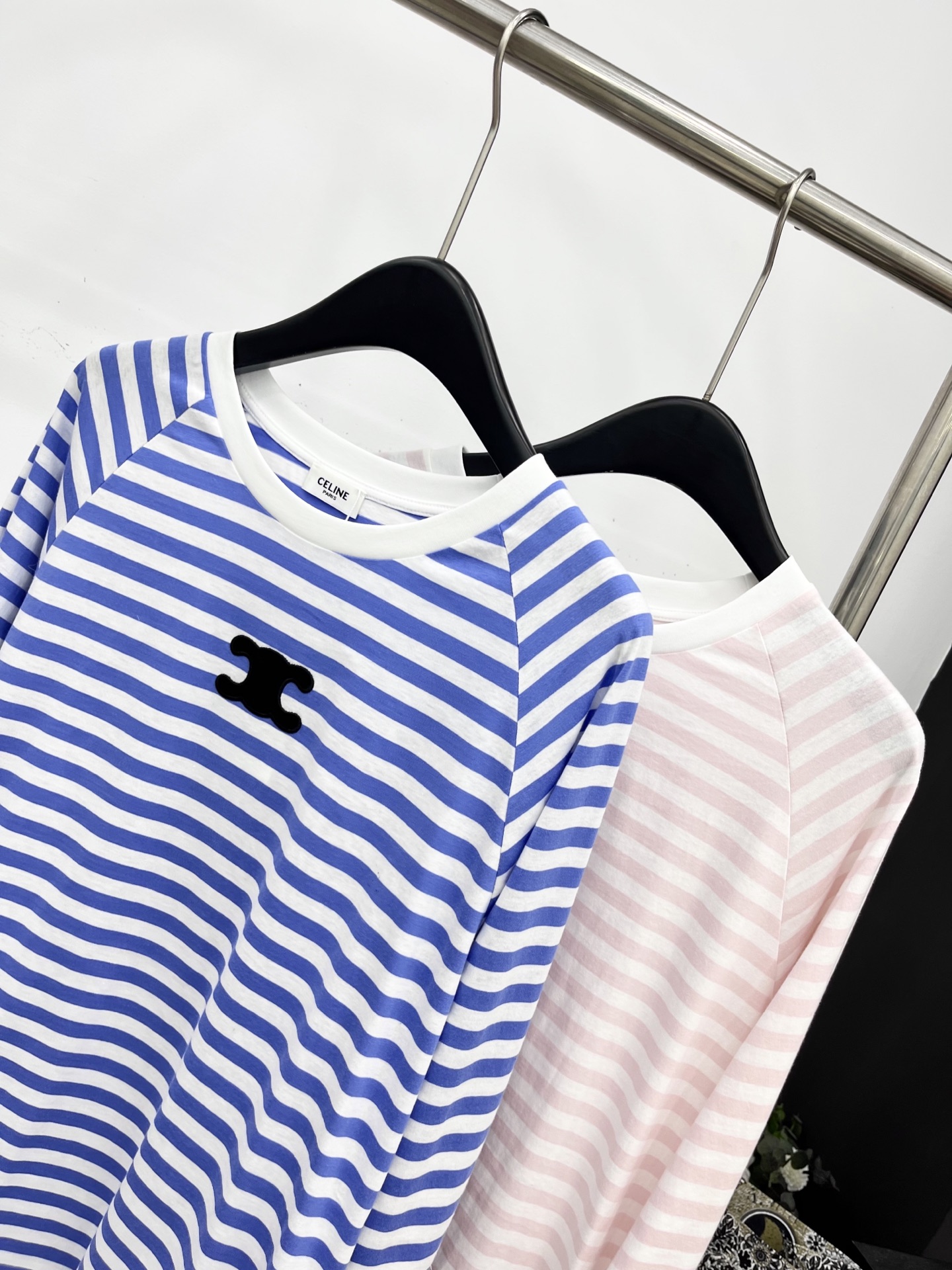 🛒𝐍𝐄𝐖 · 𝟐𝟎𝟐5/爆款现货原单品质 Celin*｜25新品条纹长袖T恤精致版型上身巨显瘦！定制最新