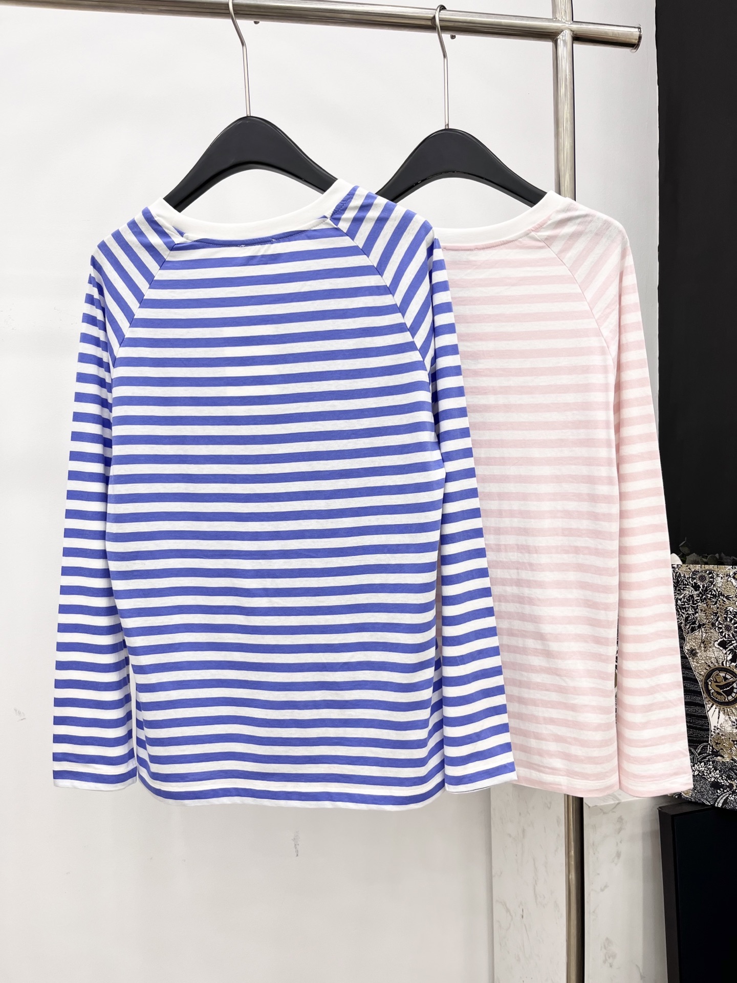 🛒𝐍𝐄𝐖 · 𝟐𝟎𝟐5/爆款现货原单品质 Celin*｜25新品条纹长袖T恤精致版型上身巨显瘦！定制最新