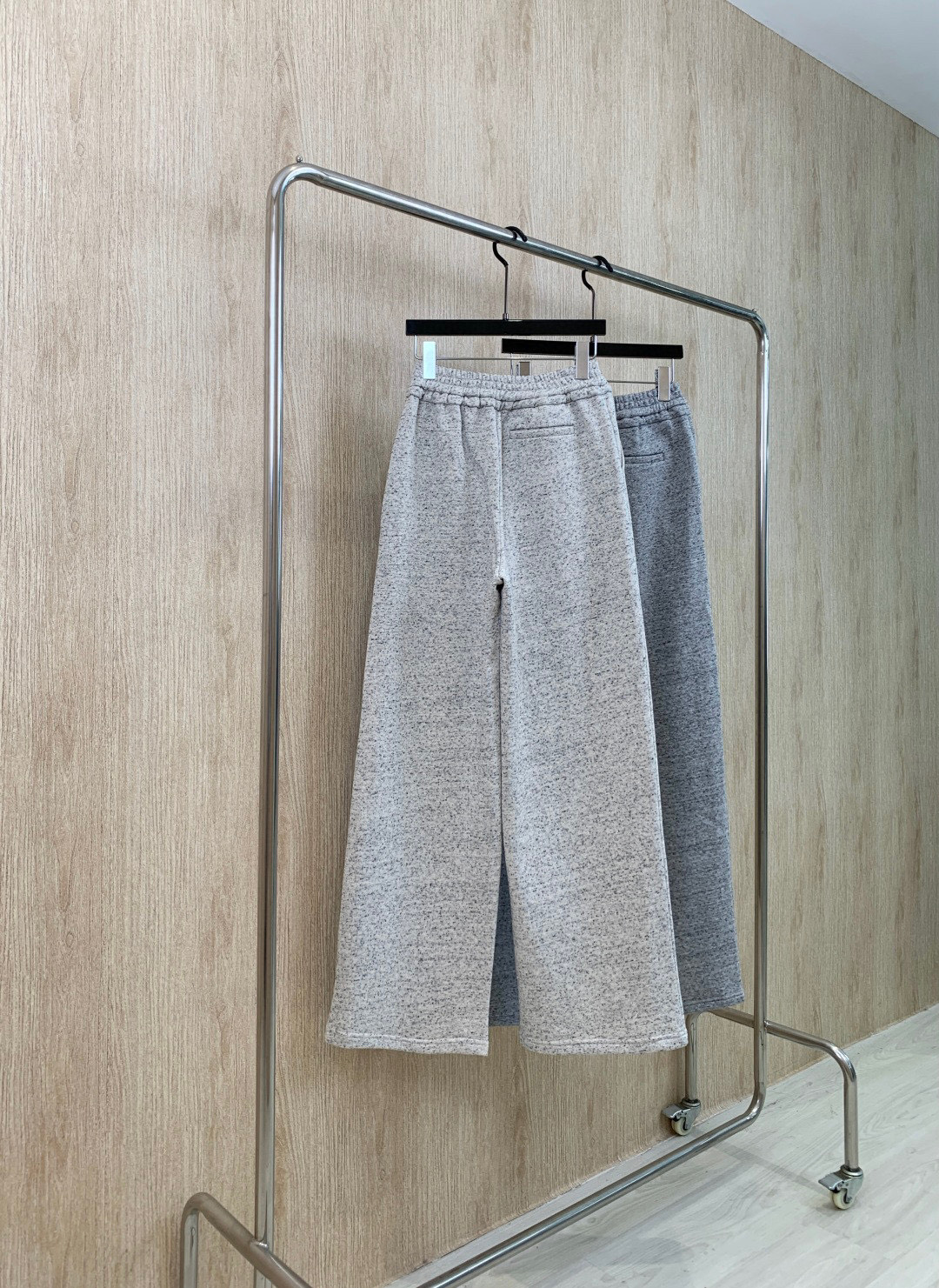 🛒𝐍𝐄𝐖 · 𝟐𝟎𝟐5/爆款现货原单品质 西太后*｜25早秋新款排扣运动休闲裤重工抽绳松紧腰工艺 高订面