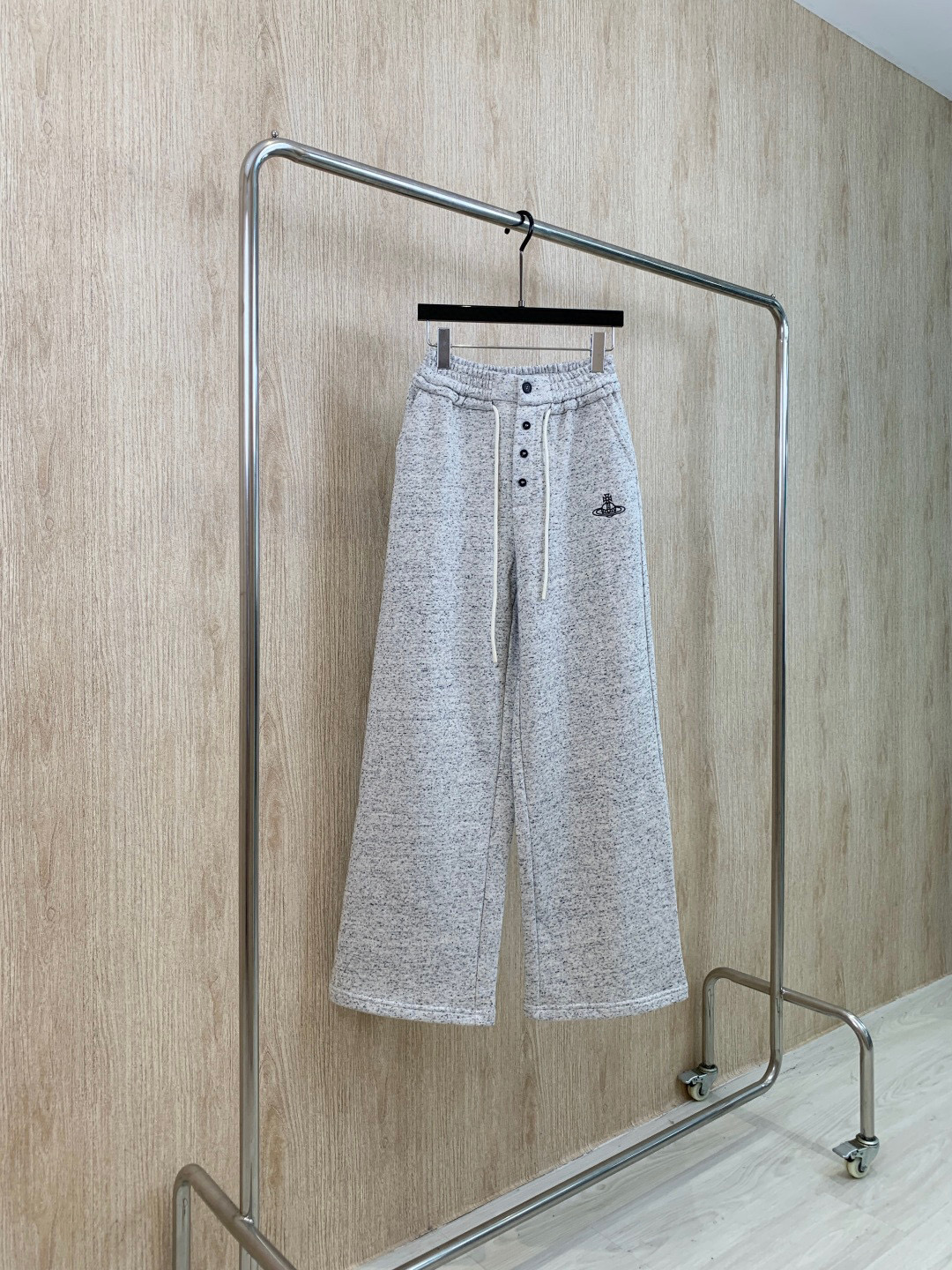 🛒𝐍𝐄𝐖 · 𝟐𝟎𝟐5/爆款现货原单品质 西太后*｜25早秋新款排扣运动休闲裤重工抽绳松紧腰工艺 高订面